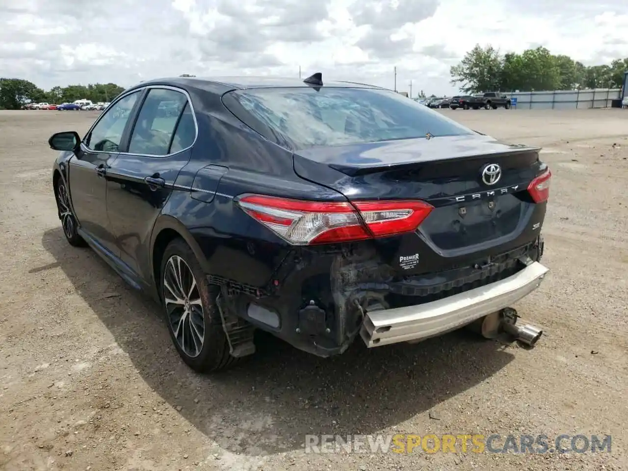 3 Photograph of a damaged car 4T1B11HKXKU255621 TOYOTA CAMRY 2019