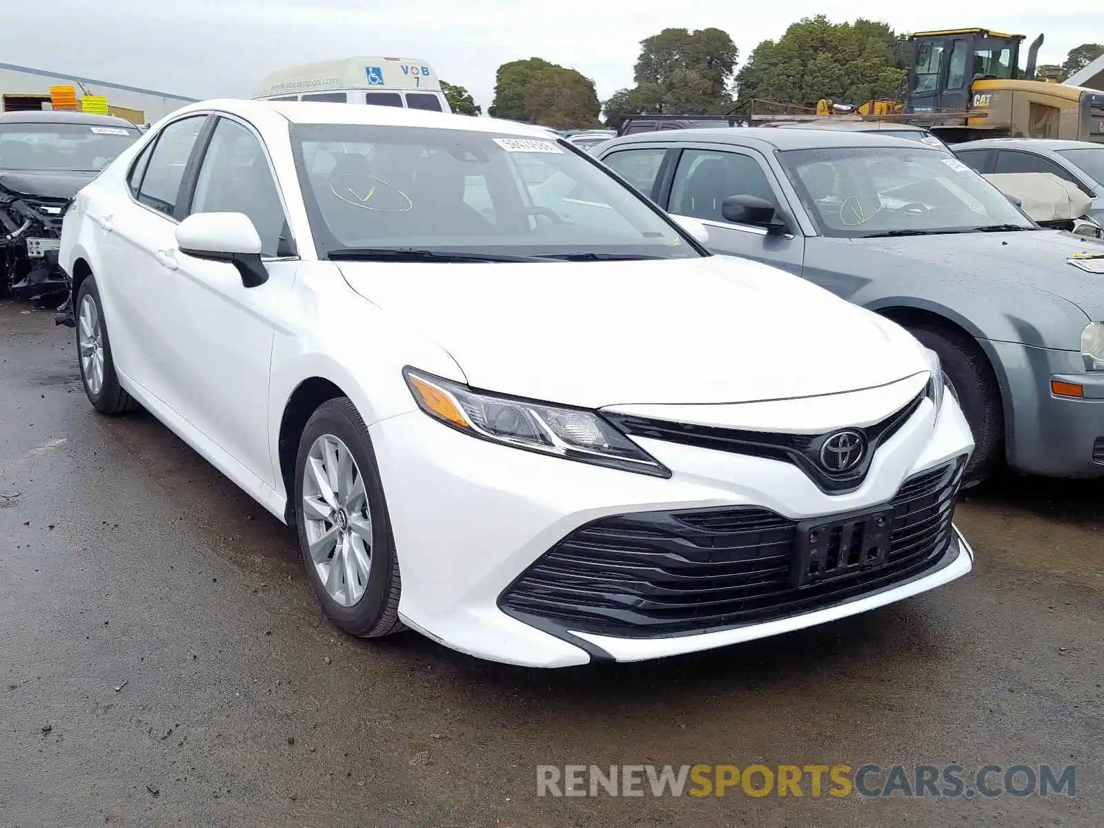 1 Photograph of a damaged car 4T1B11HKXKU255845 TOYOTA CAMRY 2019