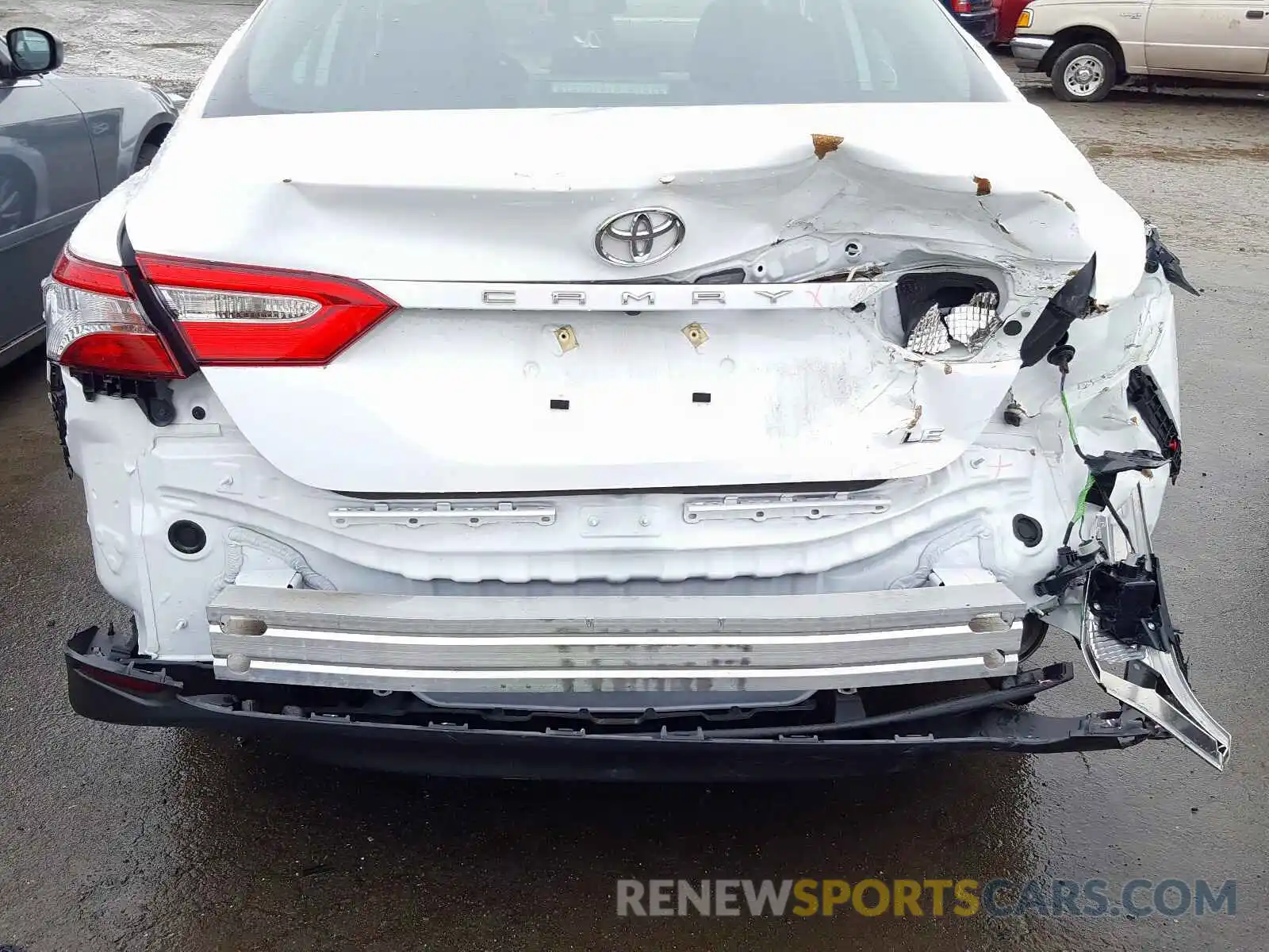 9 Photograph of a damaged car 4T1B11HKXKU255845 TOYOTA CAMRY 2019