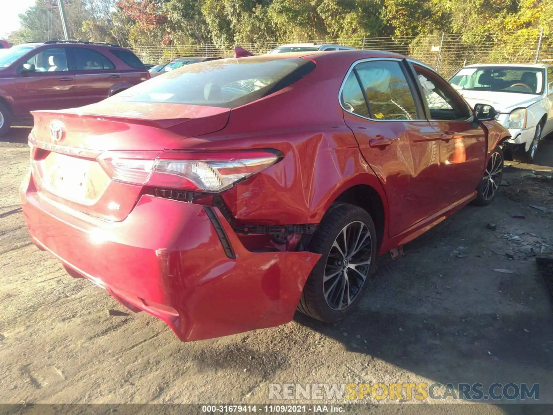 4 Photograph of a damaged car 4T1B11HKXKU255960 TOYOTA CAMRY 2019