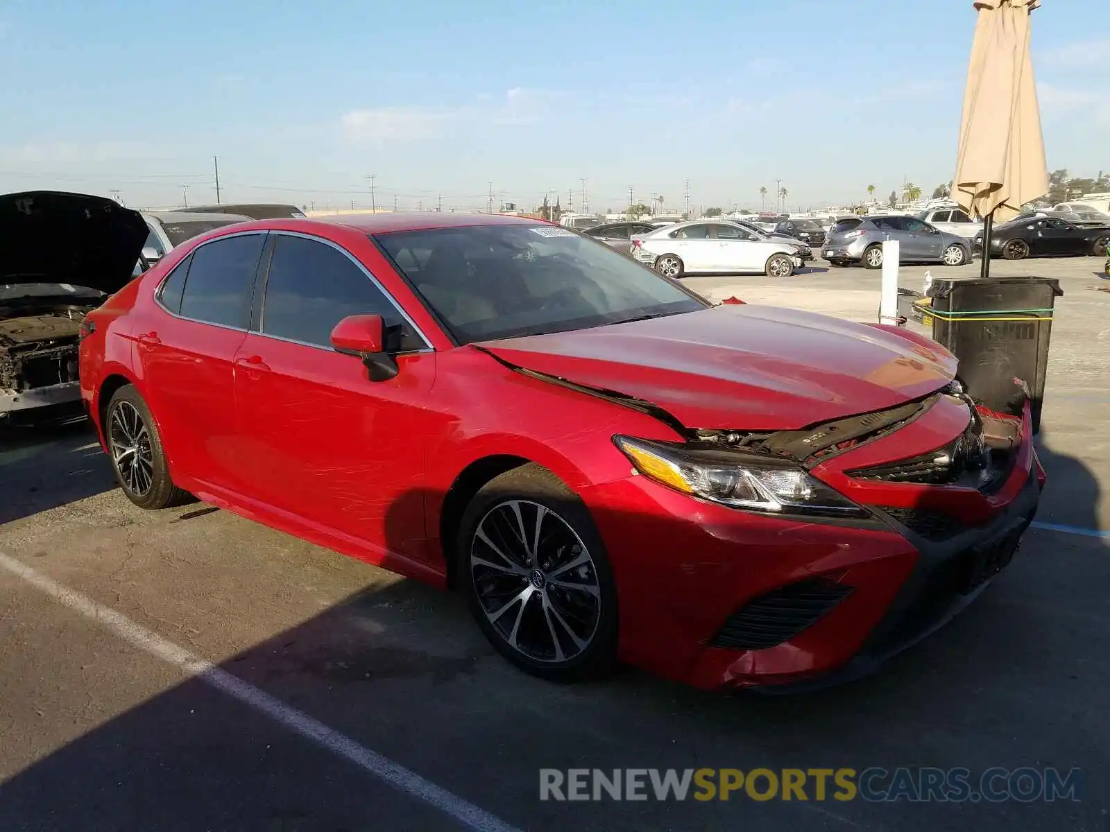 1 Photograph of a damaged car 4T1B11HKXKU256798 TOYOTA CAMRY 2019