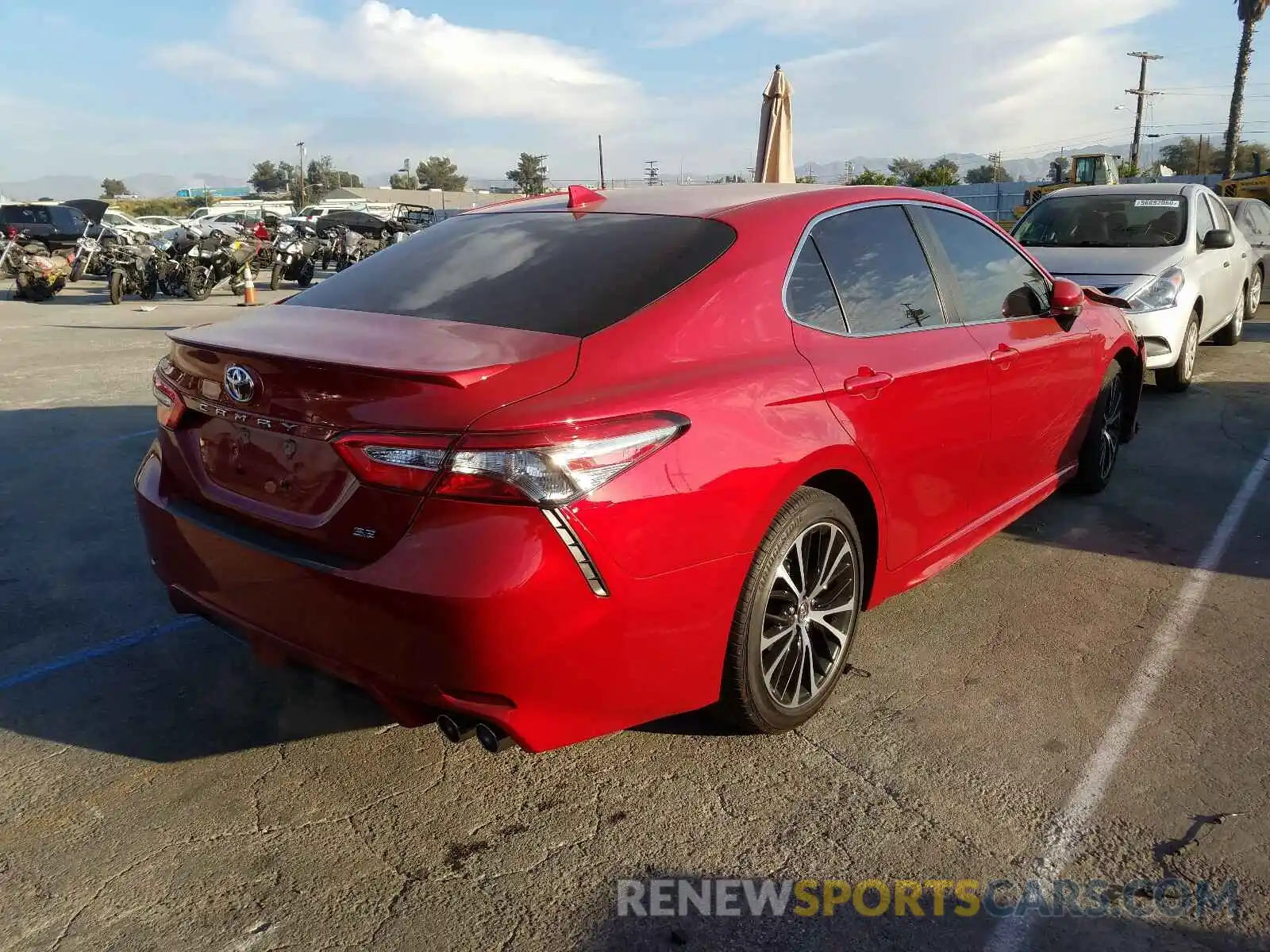 4 Фотография поврежденного автомобиля 4T1B11HKXKU256798 TOYOTA CAMRY 2019