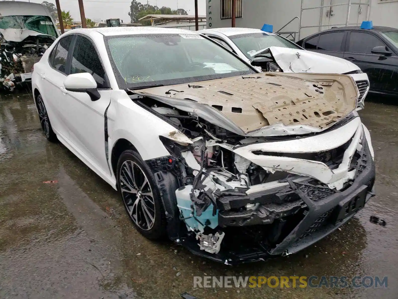 1 Photograph of a damaged car 4T1B11HKXKU256879 TOYOTA CAMRY 2019