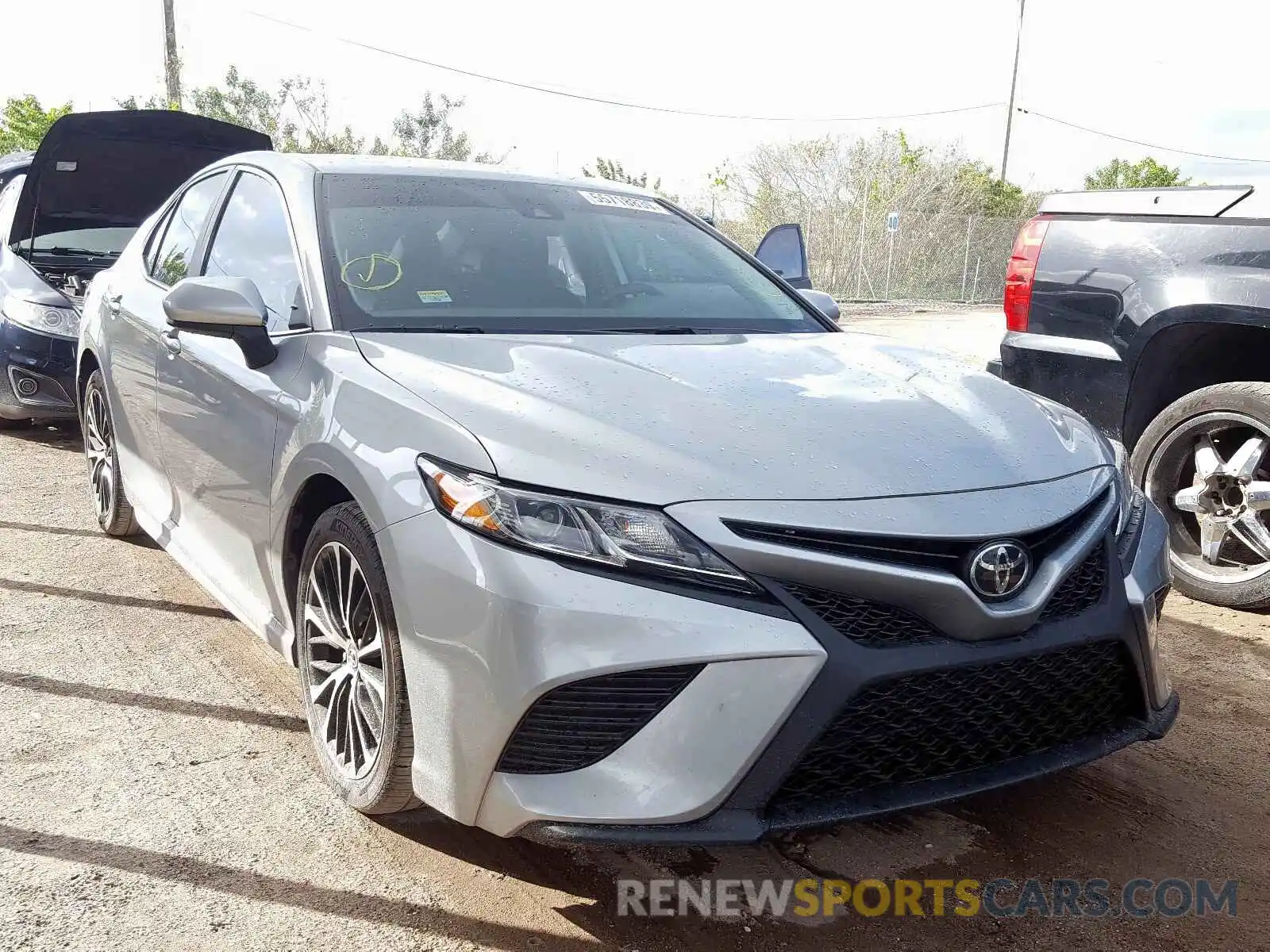 1 Photograph of a damaged car 4T1B11HKXKU258227 TOYOTA CAMRY 2019