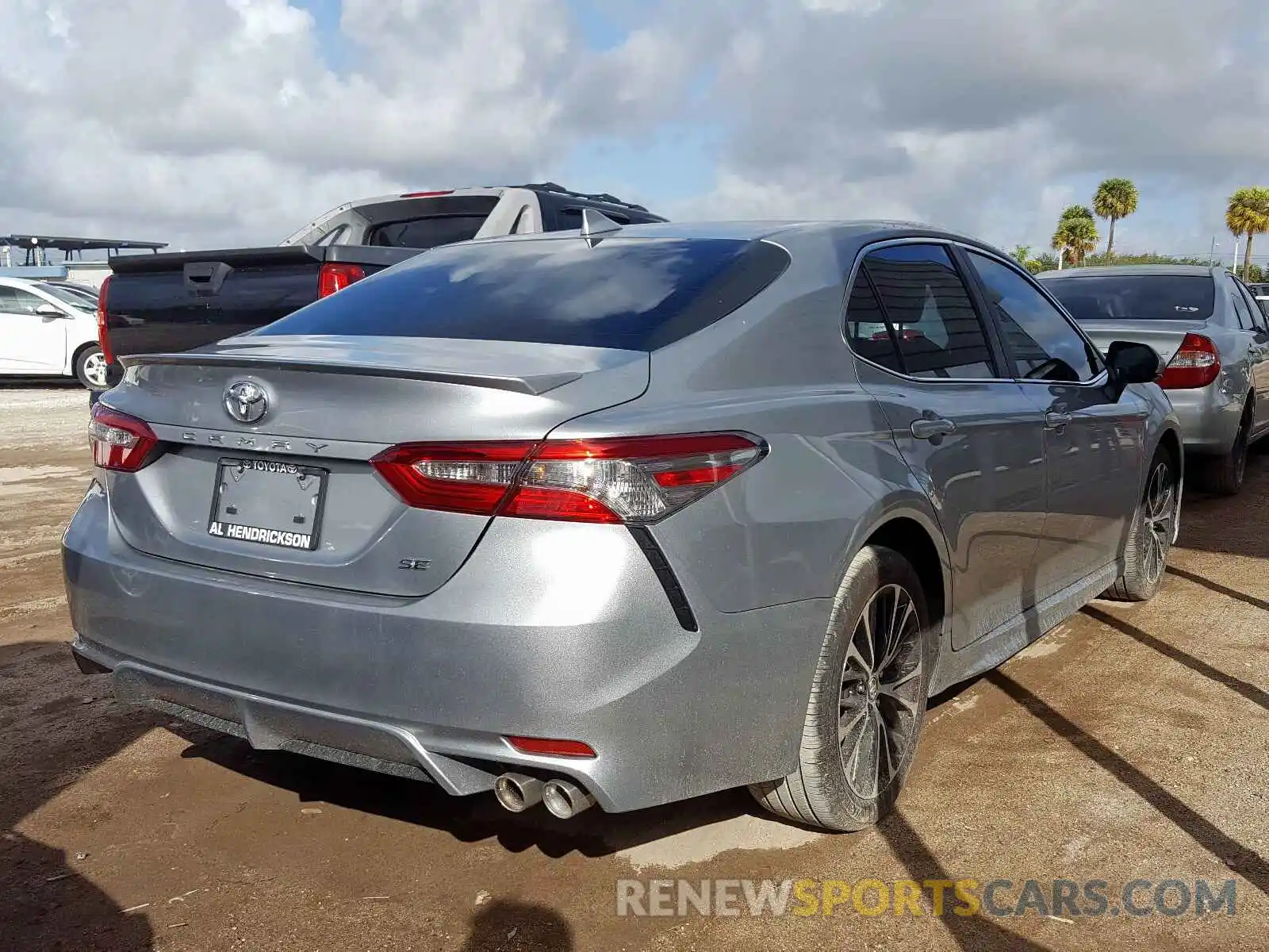 4 Photograph of a damaged car 4T1B11HKXKU258227 TOYOTA CAMRY 2019