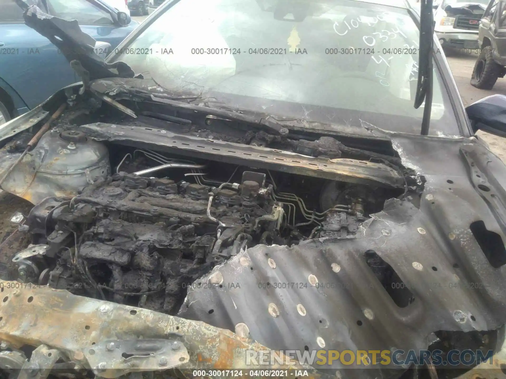 10 Photograph of a damaged car 4T1B11HKXKU260334 TOYOTA CAMRY 2019