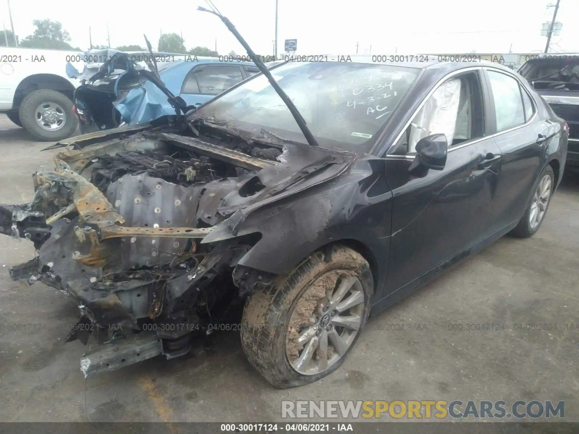 2 Photograph of a damaged car 4T1B11HKXKU260334 TOYOTA CAMRY 2019