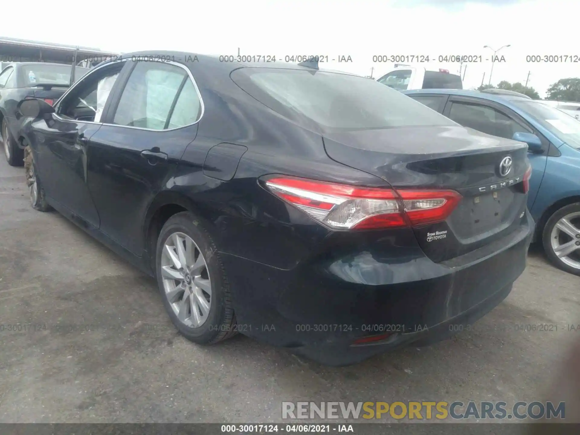 3 Photograph of a damaged car 4T1B11HKXKU260334 TOYOTA CAMRY 2019