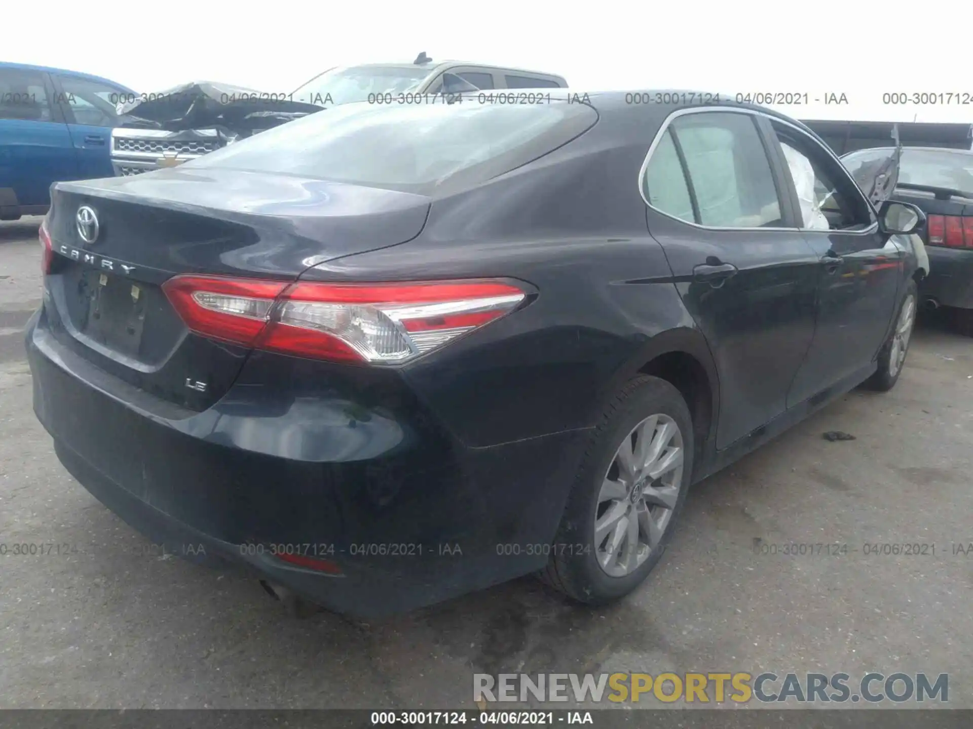 4 Photograph of a damaged car 4T1B11HKXKU260334 TOYOTA CAMRY 2019