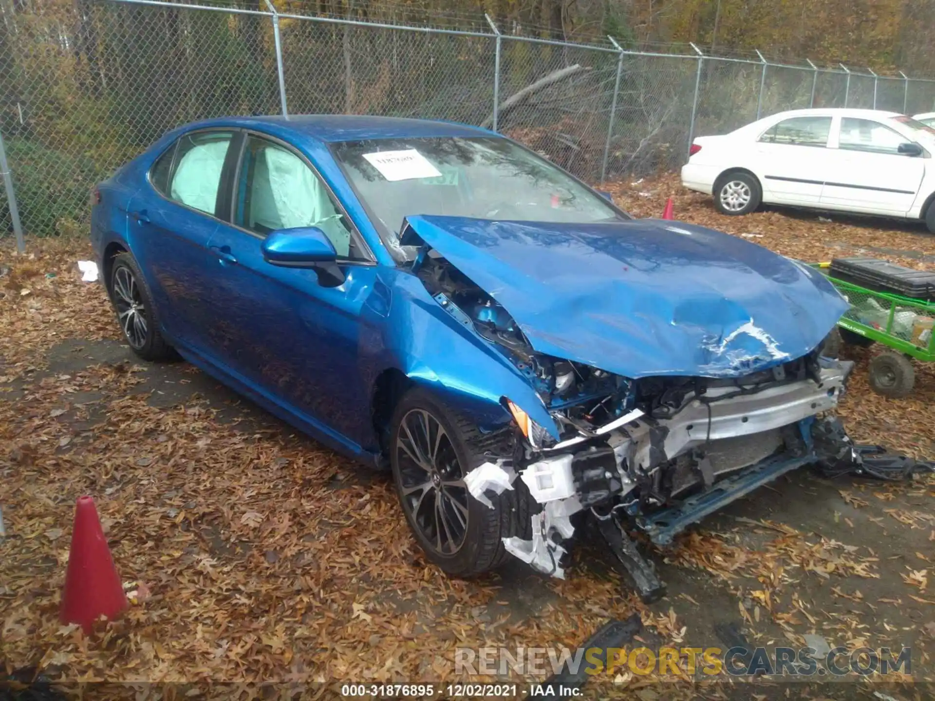 1 Photograph of a damaged car 4T1B11HKXKU260656 TOYOTA CAMRY 2019