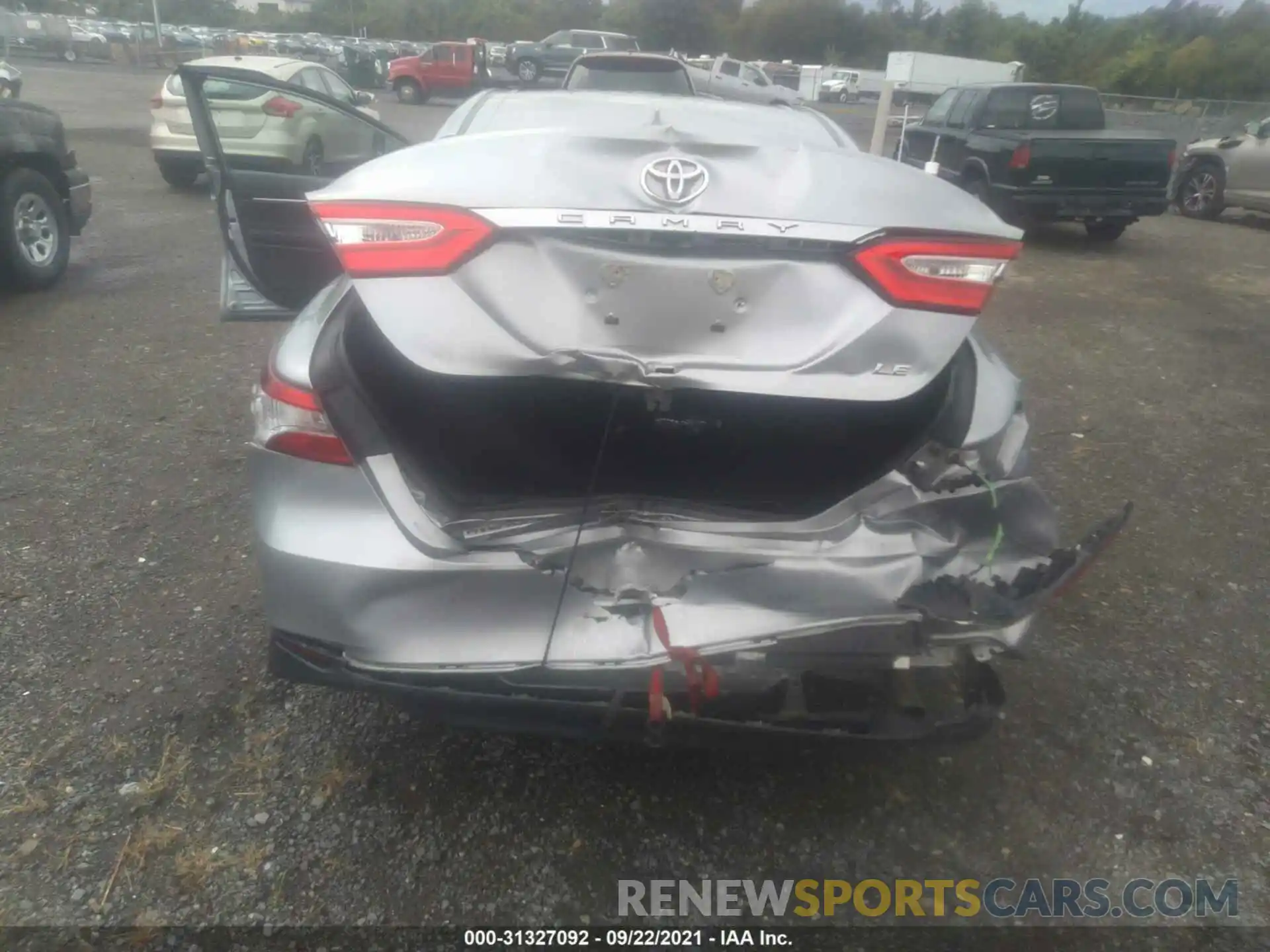 6 Photograph of a damaged car 4T1B11HKXKU261872 TOYOTA CAMRY 2019