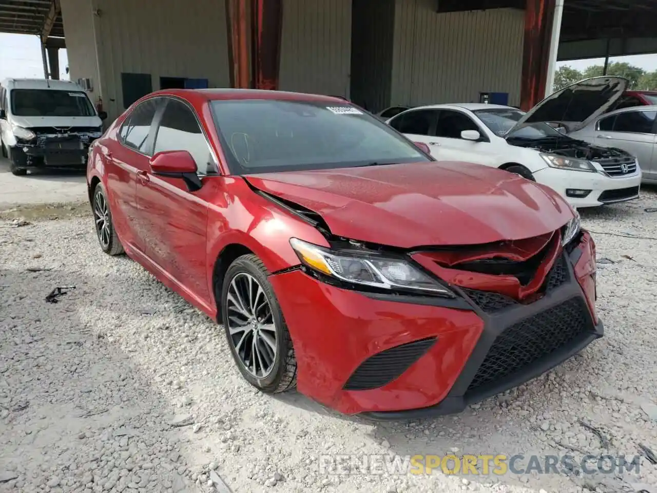 1 Photograph of a damaged car 4T1B11HKXKU262052 TOYOTA CAMRY 2019