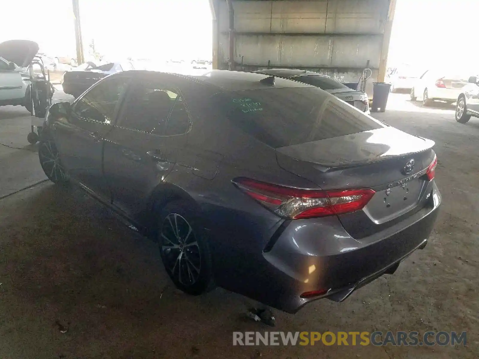 3 Photograph of a damaged car 4T1B11HKXKU262729 TOYOTA CAMRY 2019