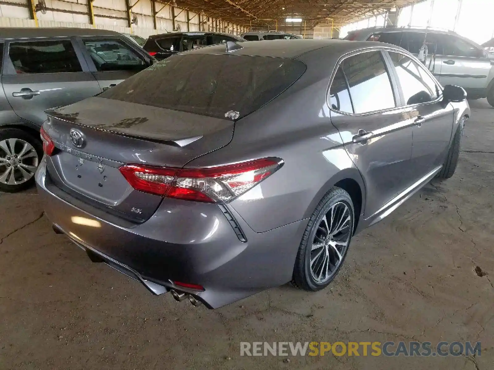 4 Фотография поврежденного автомобиля 4T1B11HKXKU262729 TOYOTA CAMRY 2019