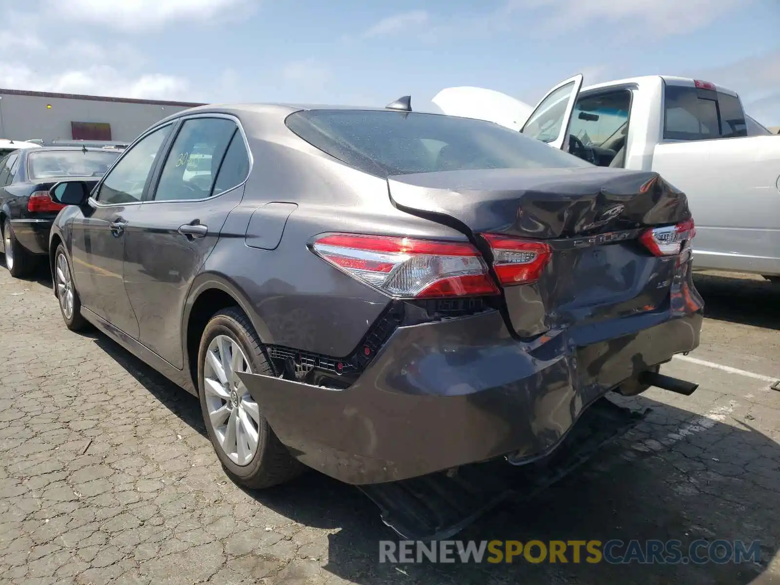 3 Фотография поврежденного автомобиля 4T1B11HKXKU263864 TOYOTA CAMRY 2019