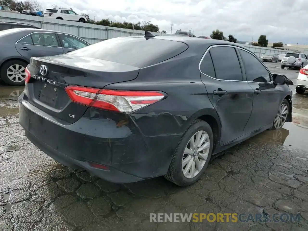 3 Photograph of a damaged car 4T1B11HKXKU264481 TOYOTA CAMRY 2019