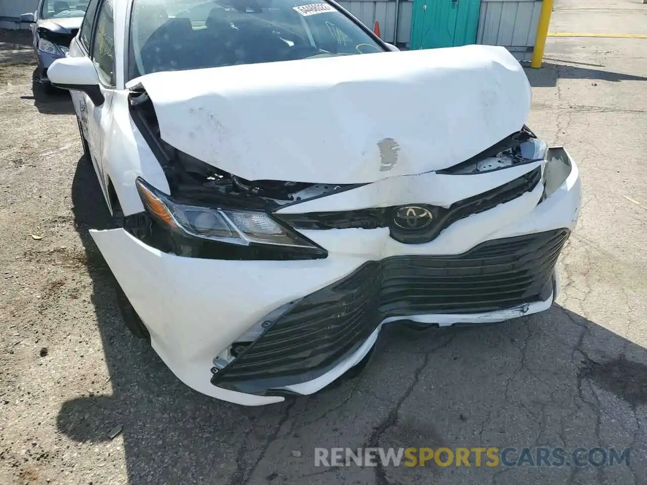 9 Photograph of a damaged car 4T1B11HKXKU264688 TOYOTA CAMRY 2019