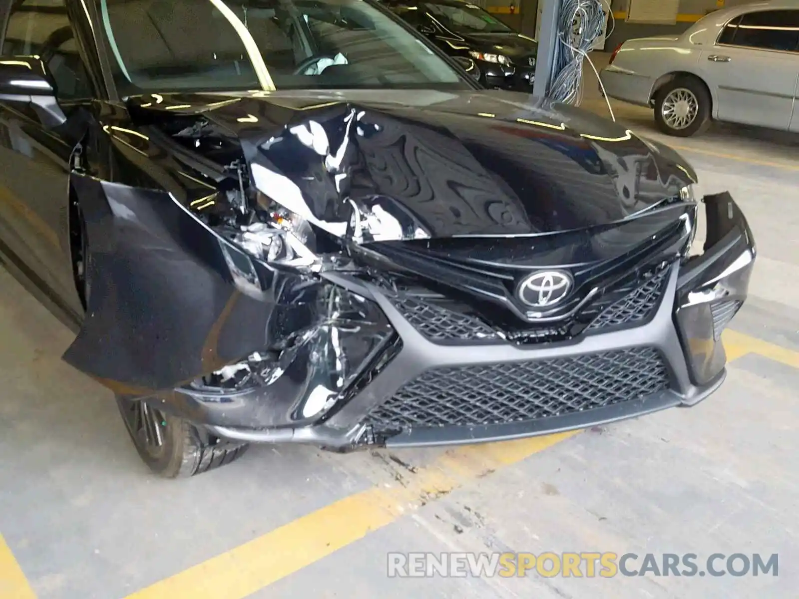 9 Photograph of a damaged car 4T1B11HKXKU264870 TOYOTA CAMRY 2019