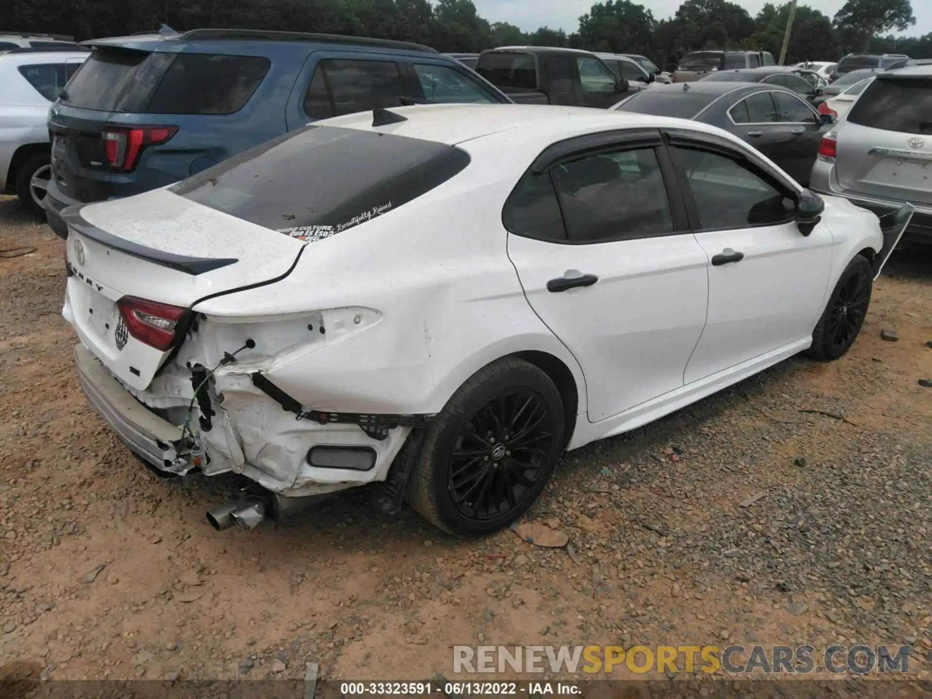 4 Photograph of a damaged car 4T1B11HKXKU264979 TOYOTA CAMRY 2019