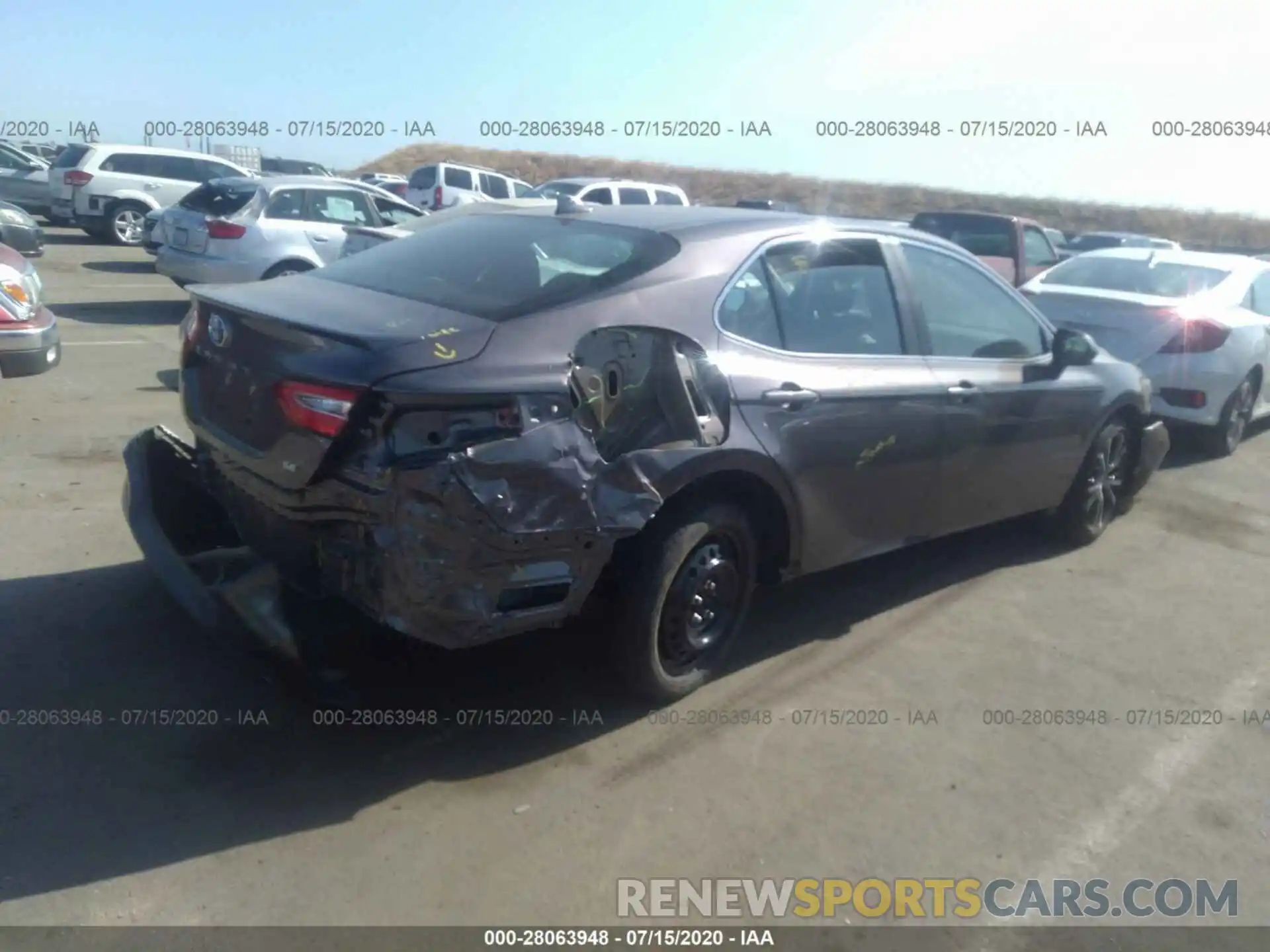 4 Photograph of a damaged car 4T1B11HKXKU265615 TOYOTA CAMRY 2019