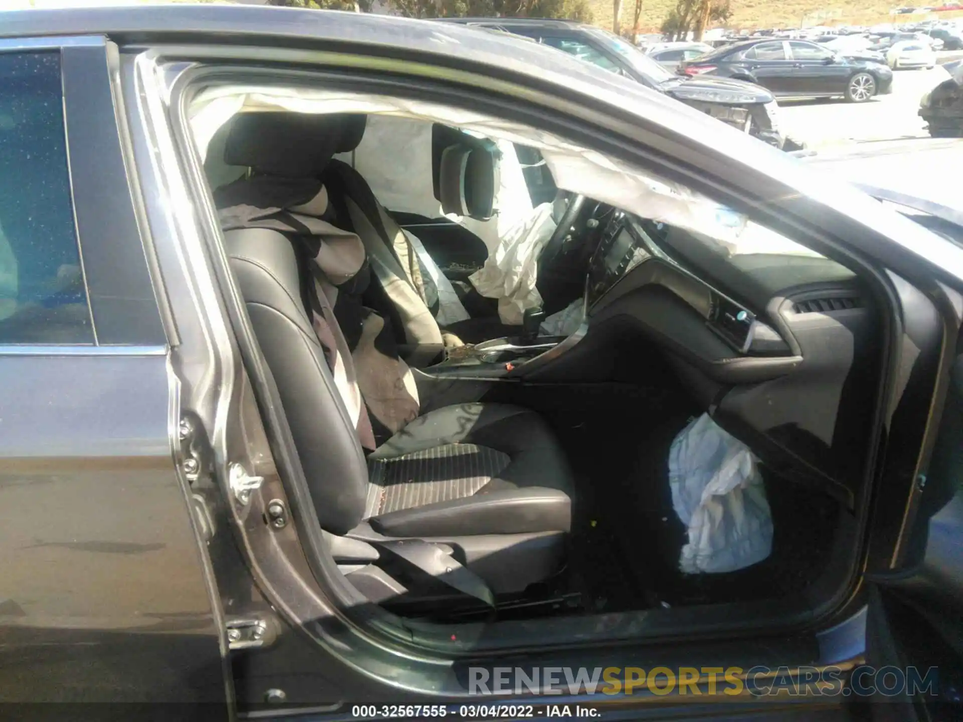 5 Photograph of a damaged car 4T1B11HKXKU265677 TOYOTA CAMRY 2019