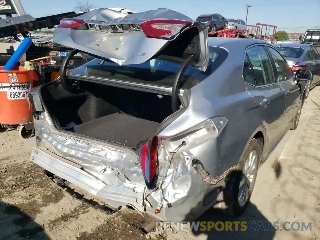 4 Photograph of a damaged car 4T1B11HKXKU266084 TOYOTA CAMRY 2019