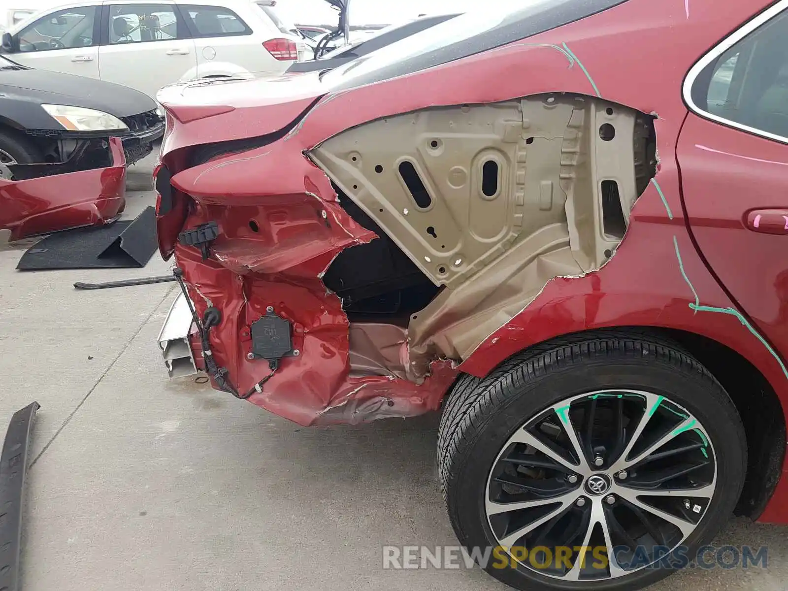 9 Photograph of a damaged car 4T1B11HKXKU267123 TOYOTA CAMRY 2019