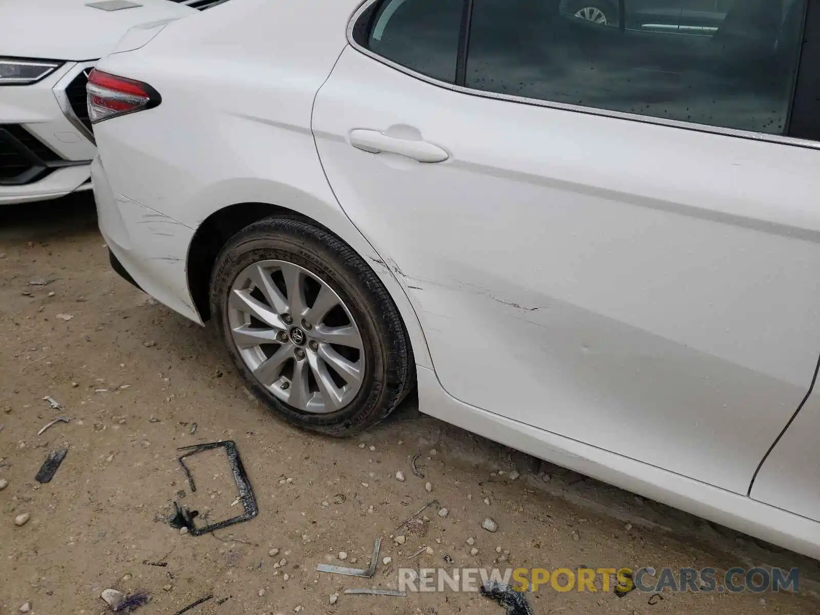 9 Photograph of a damaged car 4T1B11HKXKU268952 TOYOTA CAMRY 2019