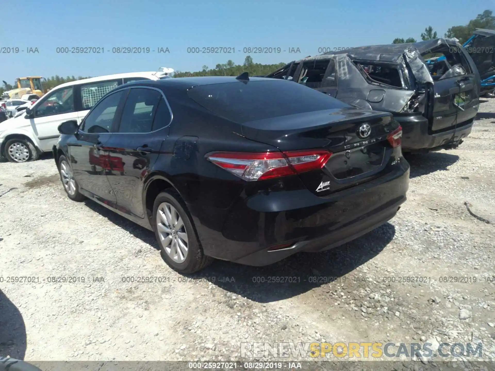 3 Фотография поврежденного автомобиля 4T1B11HKXKU270216 TOYOTA CAMRY 2019