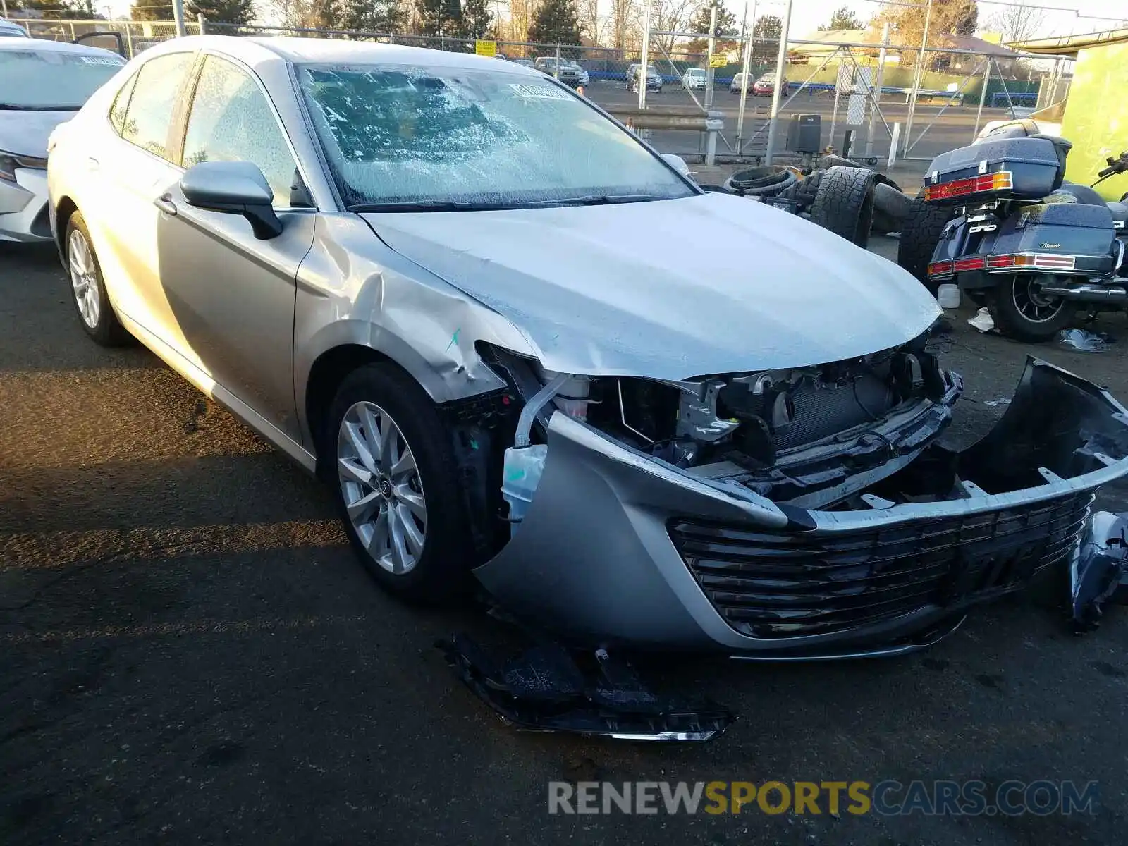 1 Photograph of a damaged car 4T1B11HKXKU270927 TOYOTA CAMRY 2019