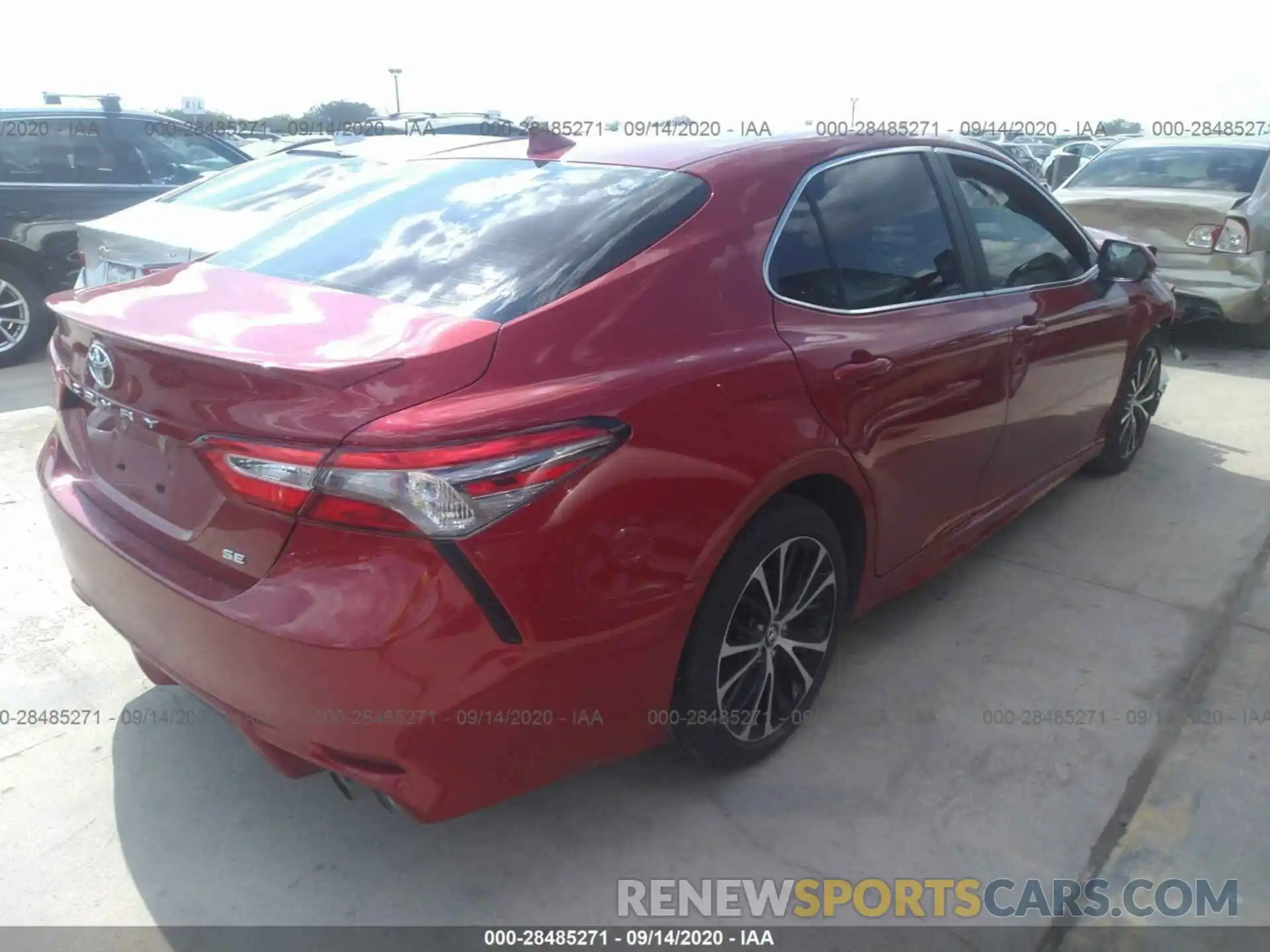 4 Photograph of a damaged car 4T1B11HKXKU271544 TOYOTA CAMRY 2019