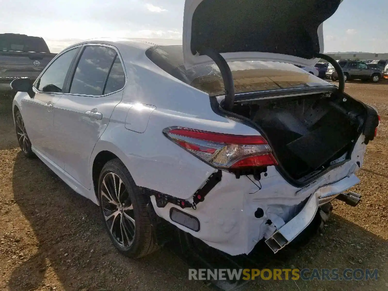 3 Photograph of a damaged car 4T1B11HKXKU273004 TOYOTA CAMRY 2019