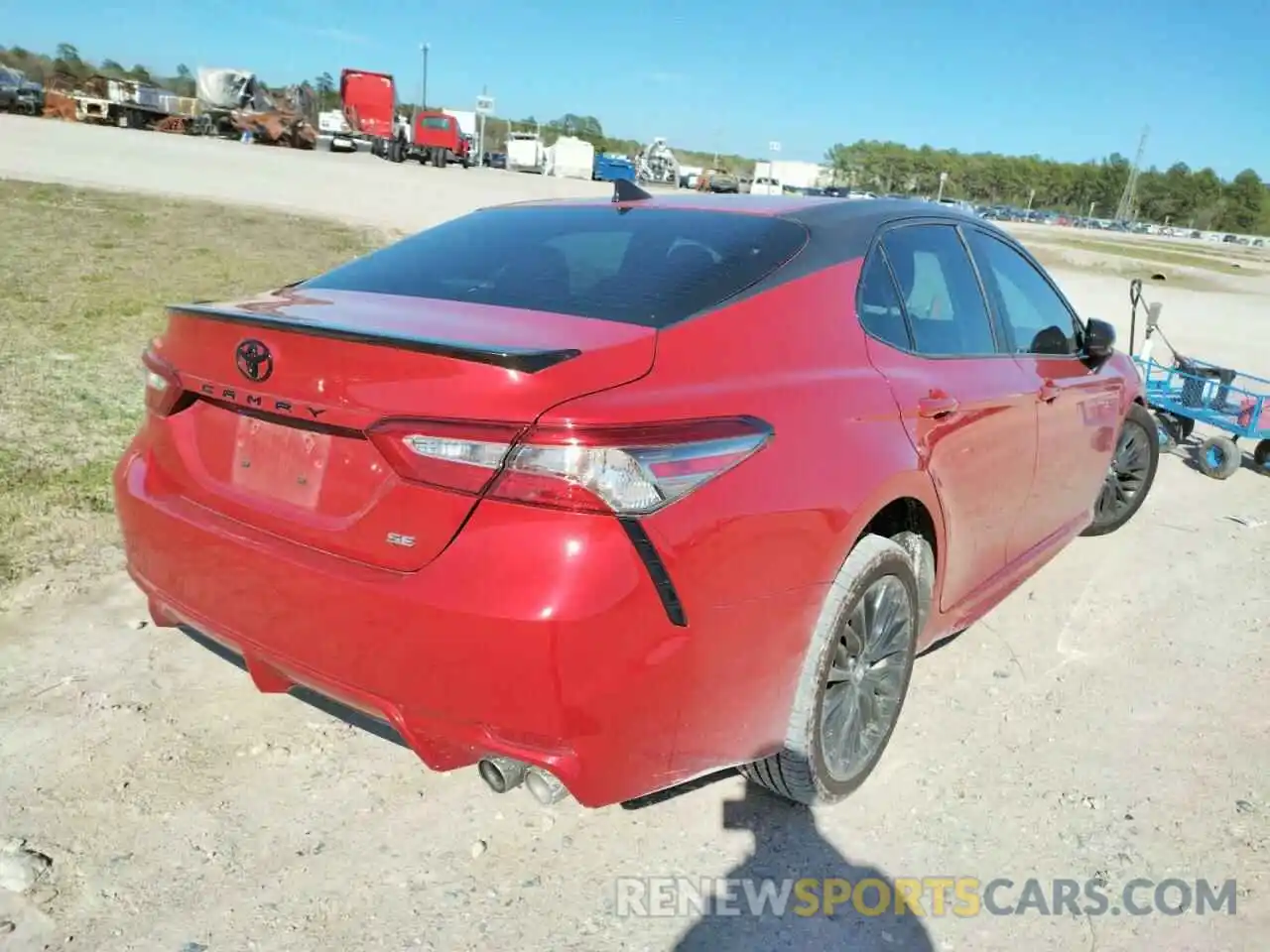 4 Photograph of a damaged car 4T1B11HKXKU273522 TOYOTA CAMRY 2019