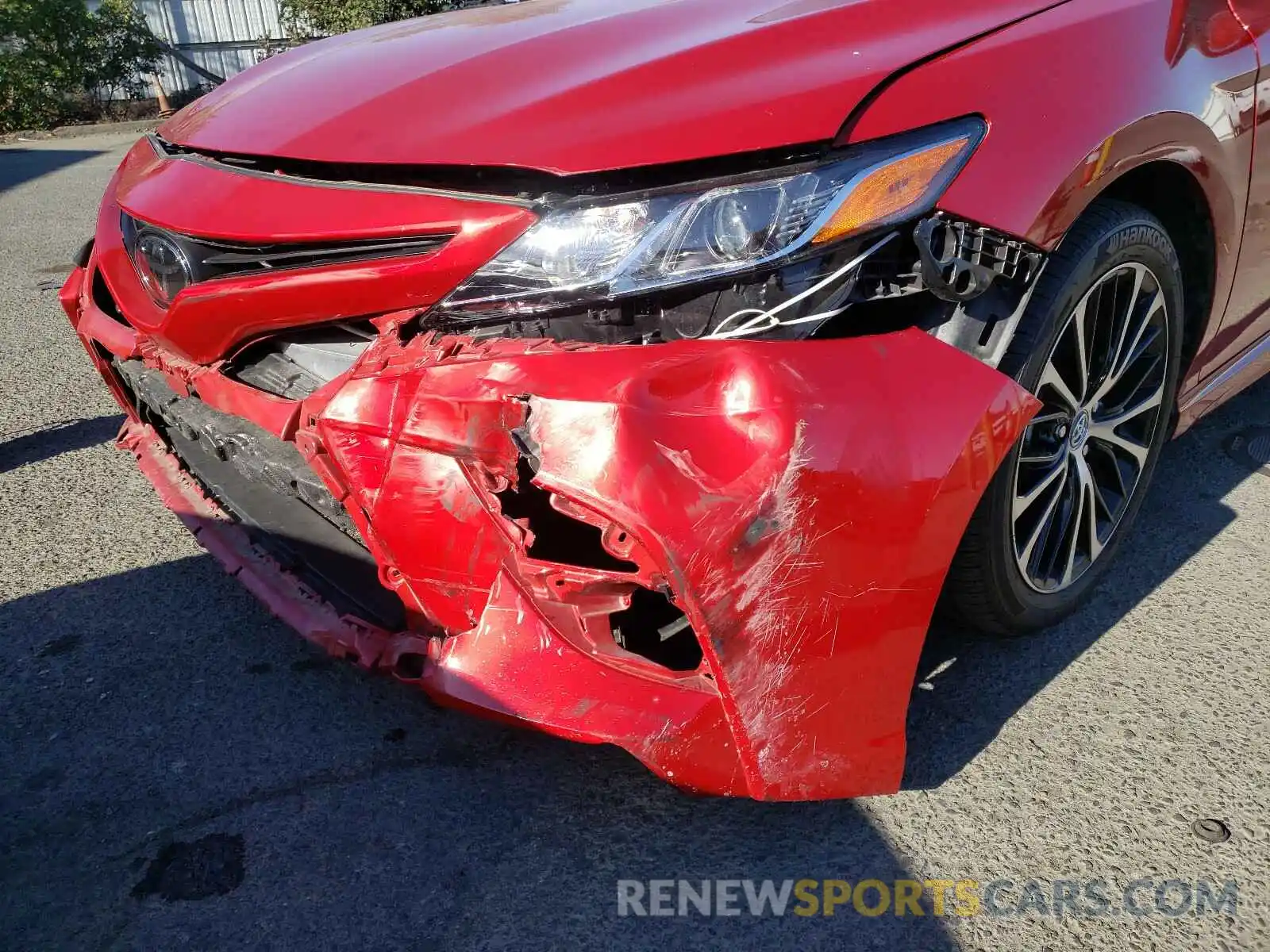 9 Photograph of a damaged car 4T1B11HKXKU275318 TOYOTA CAMRY 2019