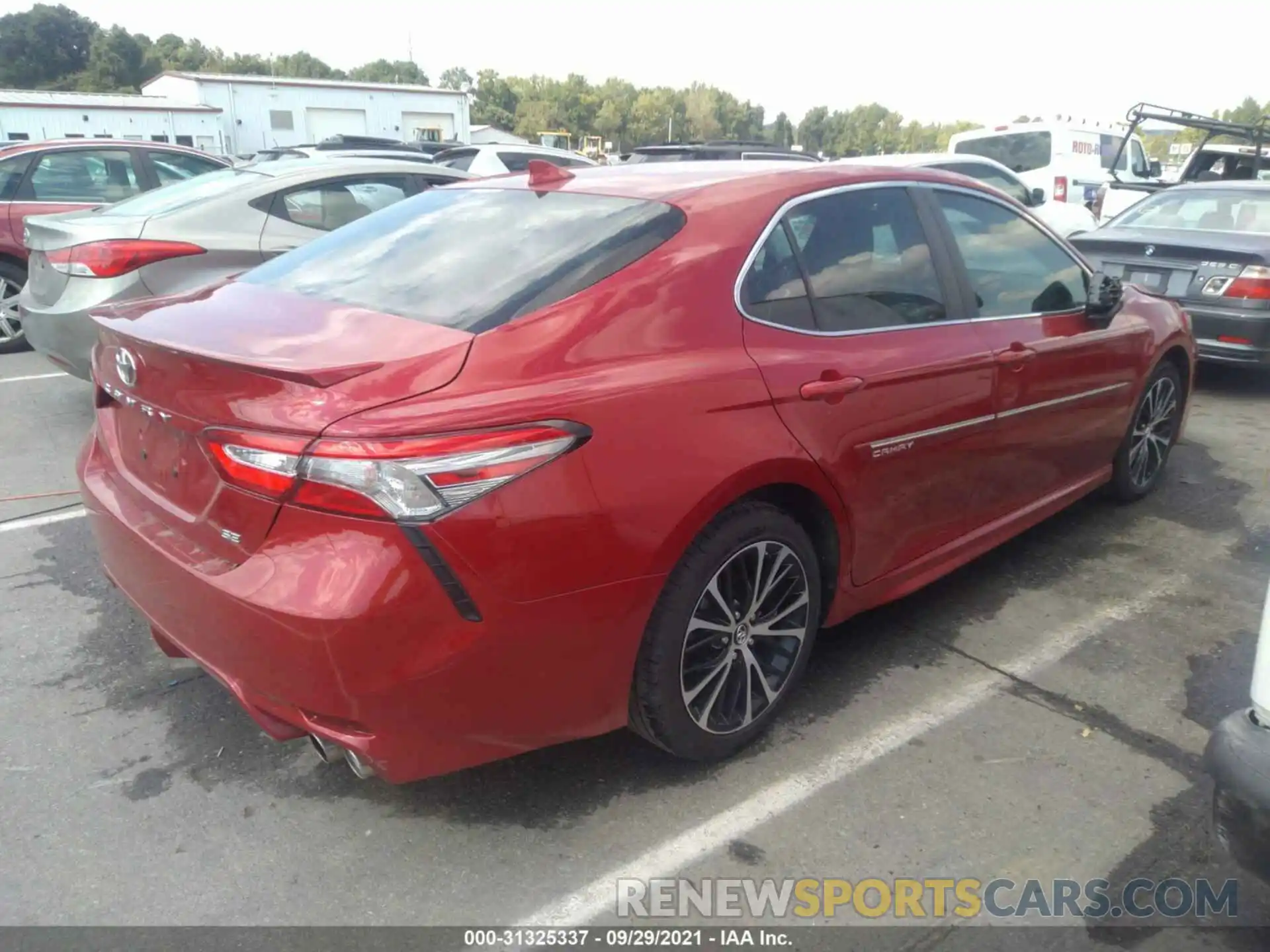 4 Photograph of a damaged car 4T1B11HKXKU275366 TOYOTA CAMRY 2019