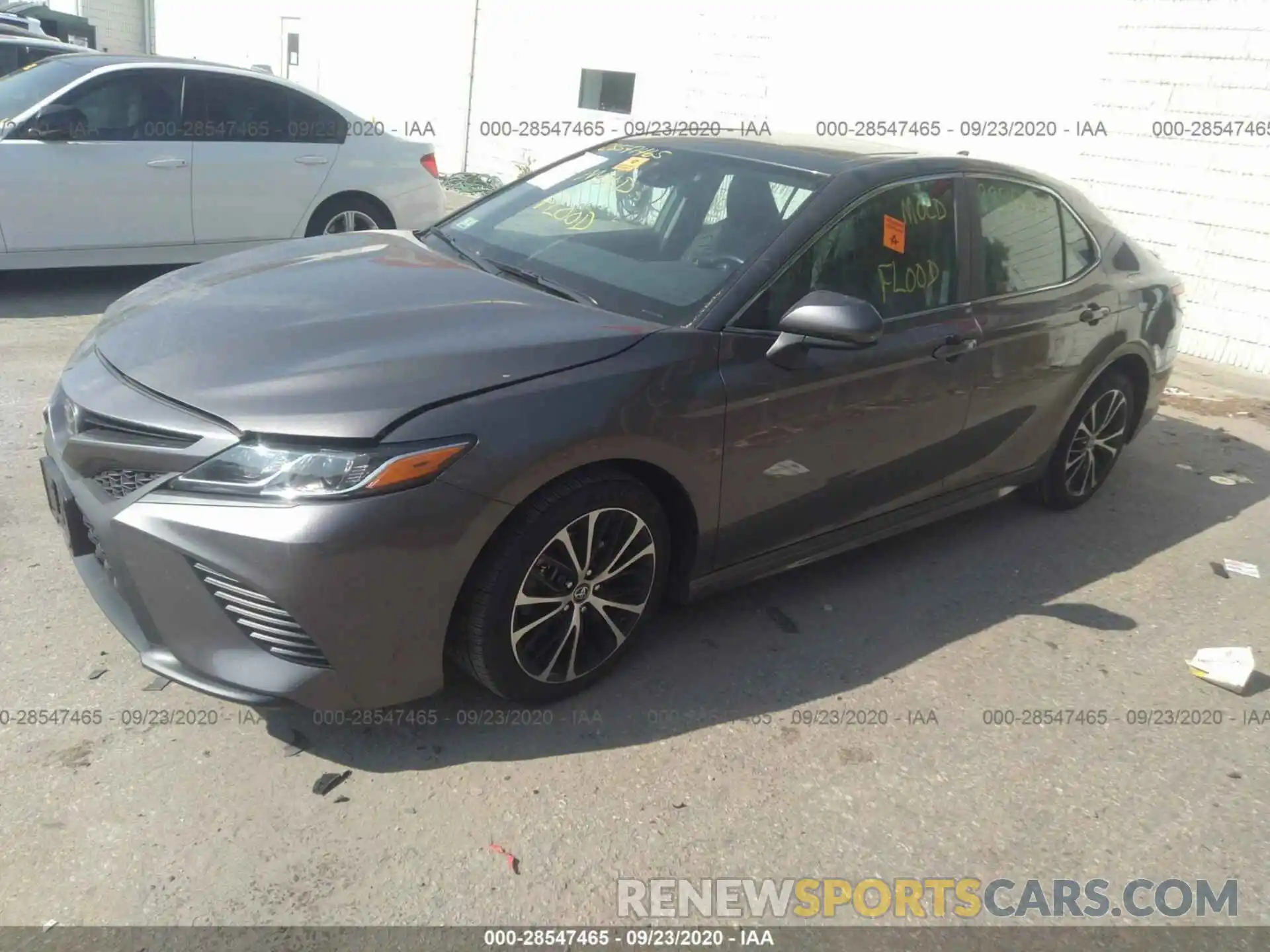 2 Photograph of a damaged car 4T1B11HKXKU275979 TOYOTA CAMRY 2019