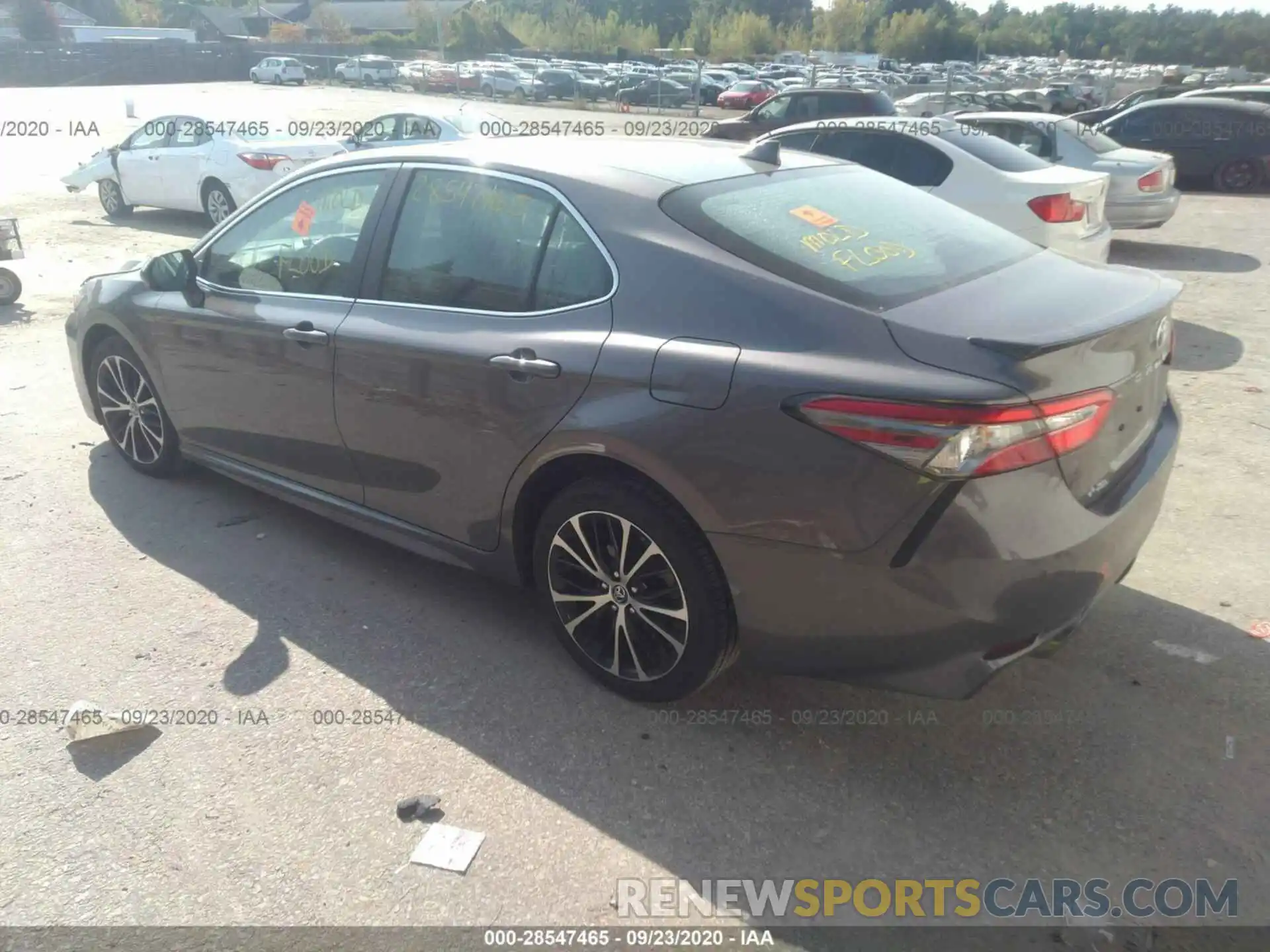 3 Photograph of a damaged car 4T1B11HKXKU275979 TOYOTA CAMRY 2019