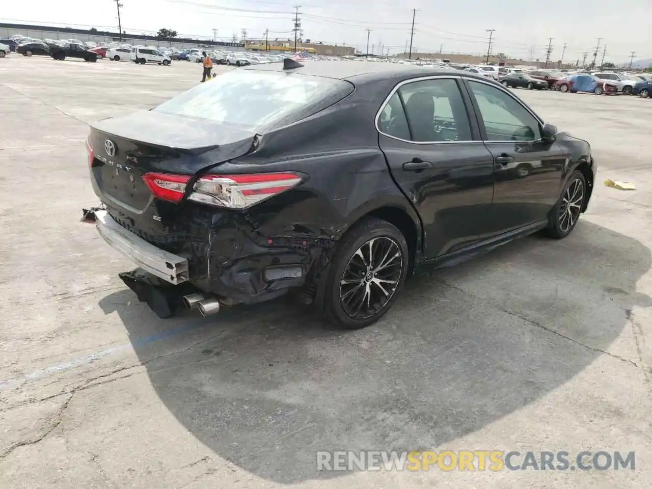 4 Photograph of a damaged car 4T1B11HKXKU277215 TOYOTA CAMRY 2019