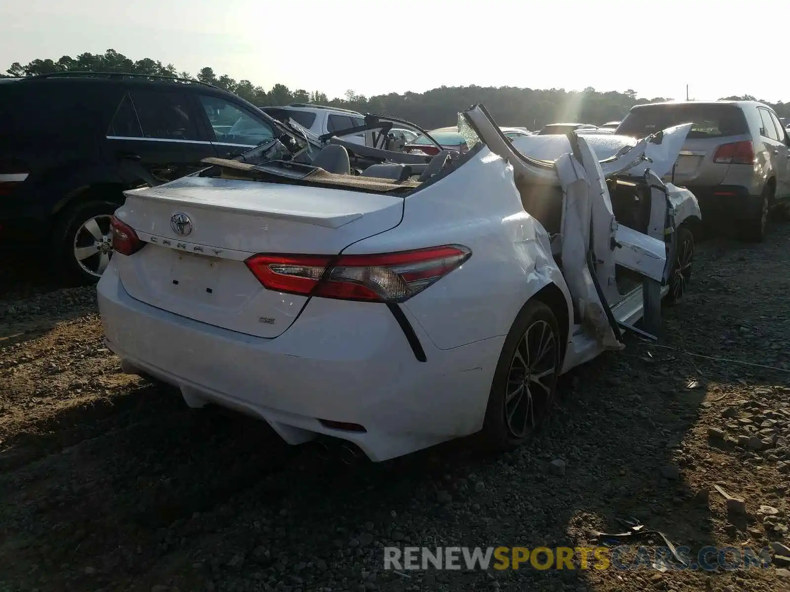 4 Photograph of a damaged car 4T1B11HKXKU277960 TOYOTA CAMRY 2019