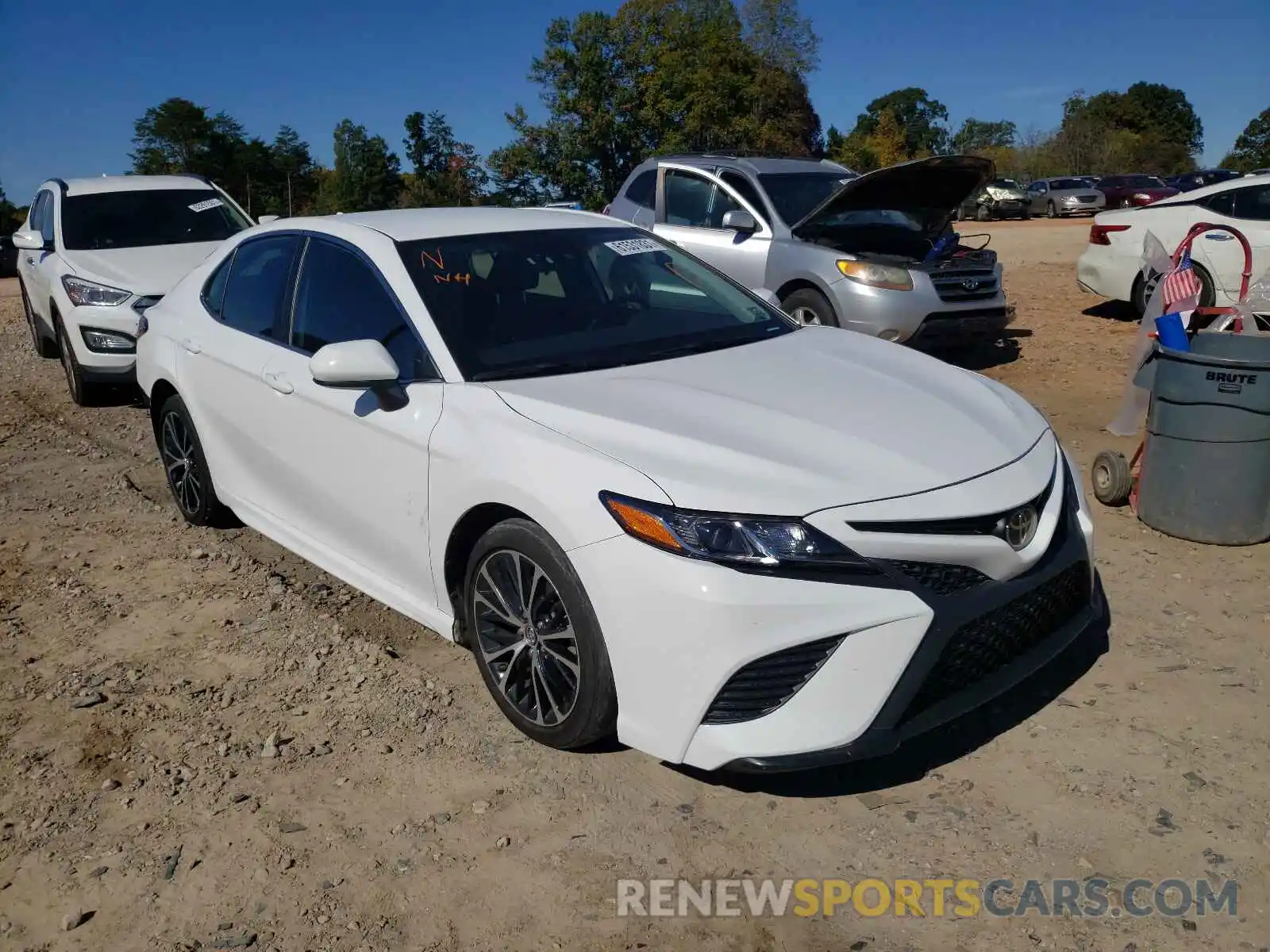 1 Photograph of a damaged car 4T1B11HKXKU280230 TOYOTA CAMRY 2019