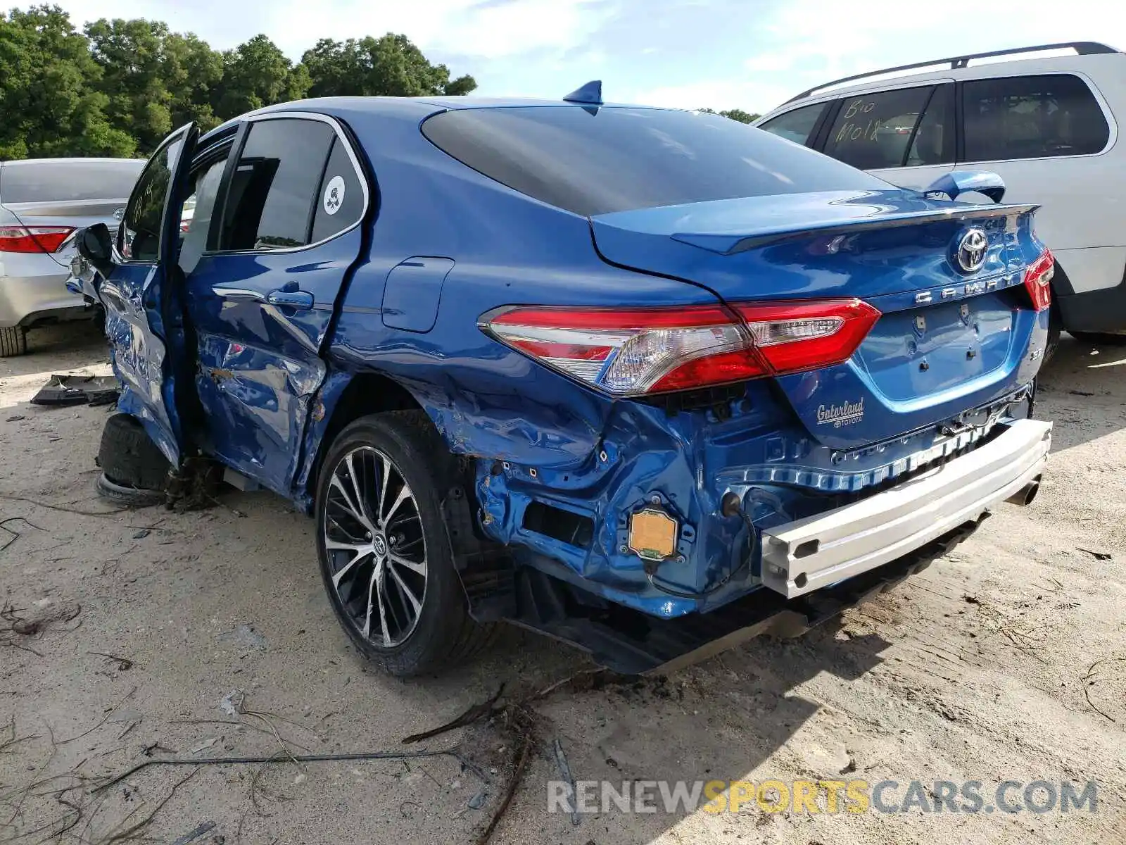 3 Photograph of a damaged car 4T1B11HKXKU280678 TOYOTA CAMRY 2019