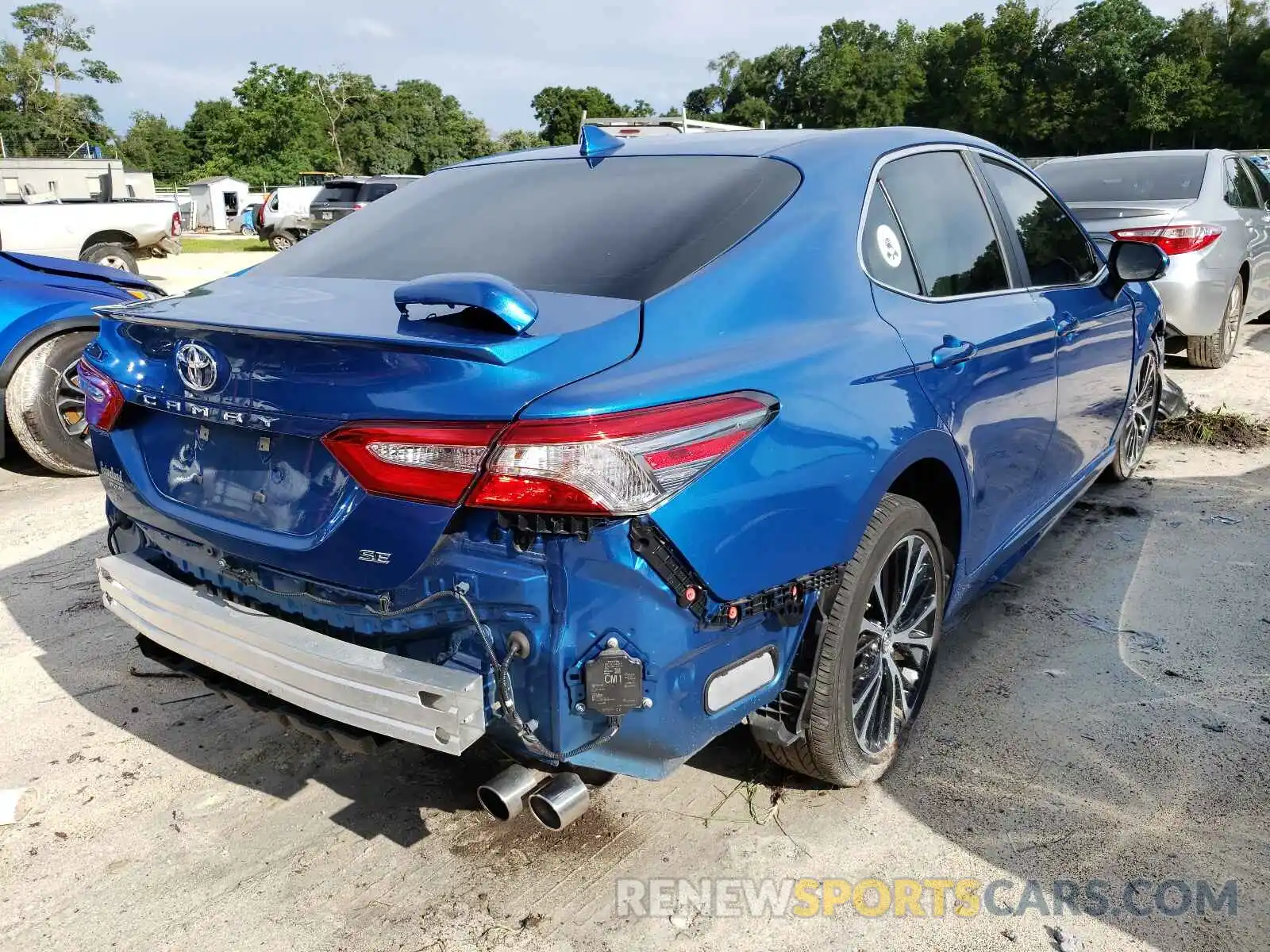 4 Photograph of a damaged car 4T1B11HKXKU280678 TOYOTA CAMRY 2019