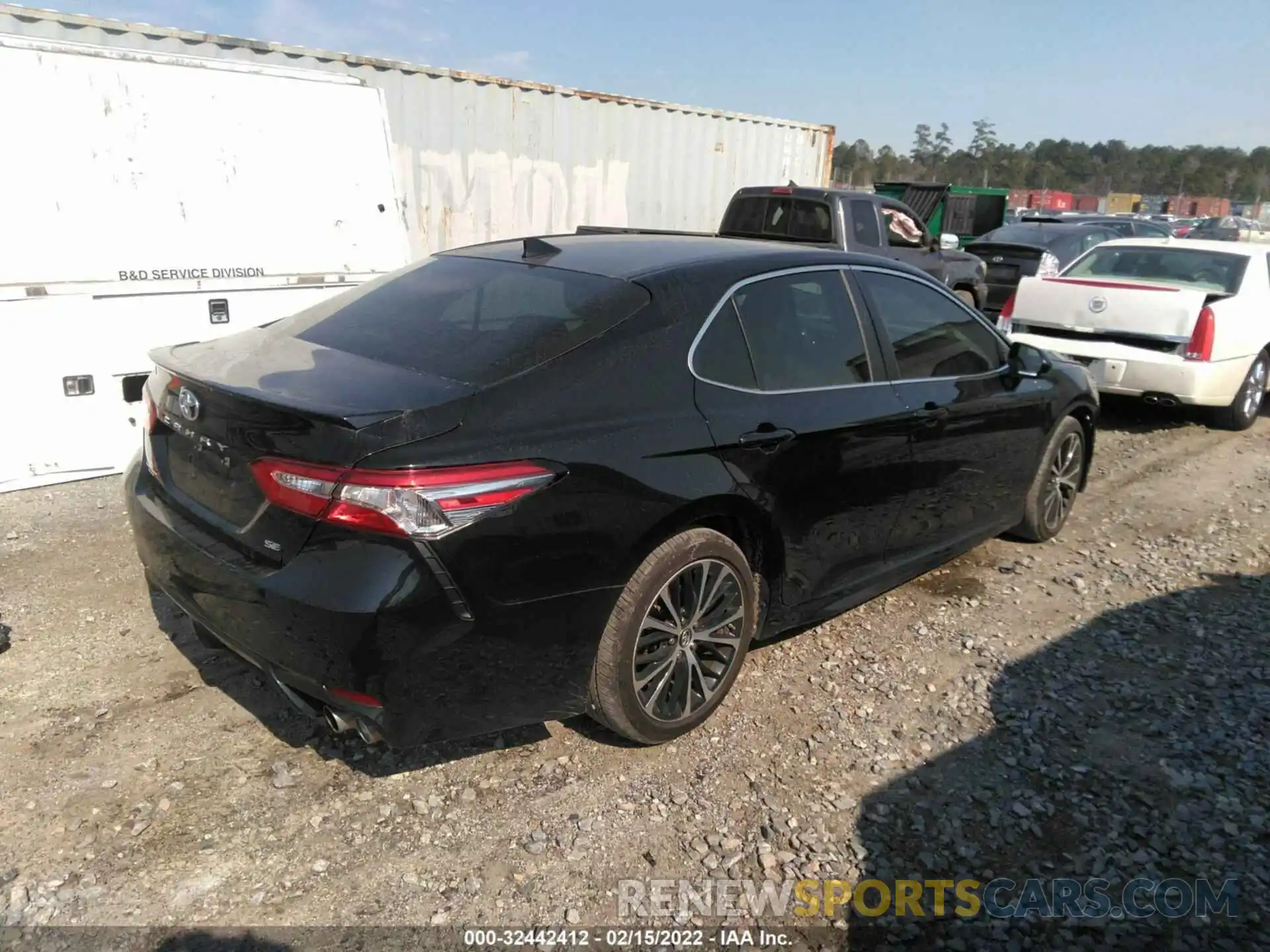 4 Photograph of a damaged car 4T1B11HKXKU281507 TOYOTA CAMRY 2019