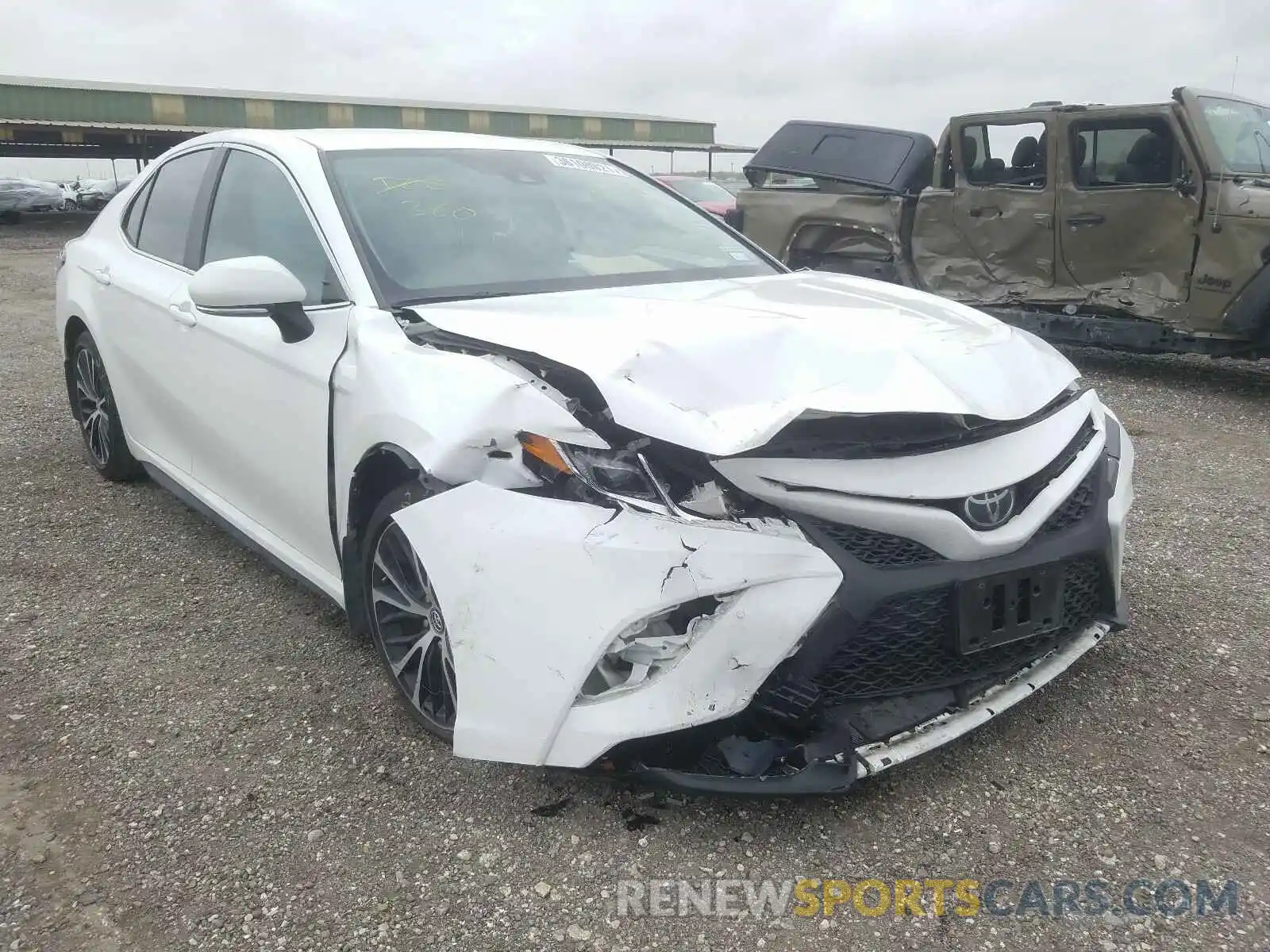 1 Photograph of a damaged car 4T1B11HKXKU282799 TOYOTA CAMRY 2019