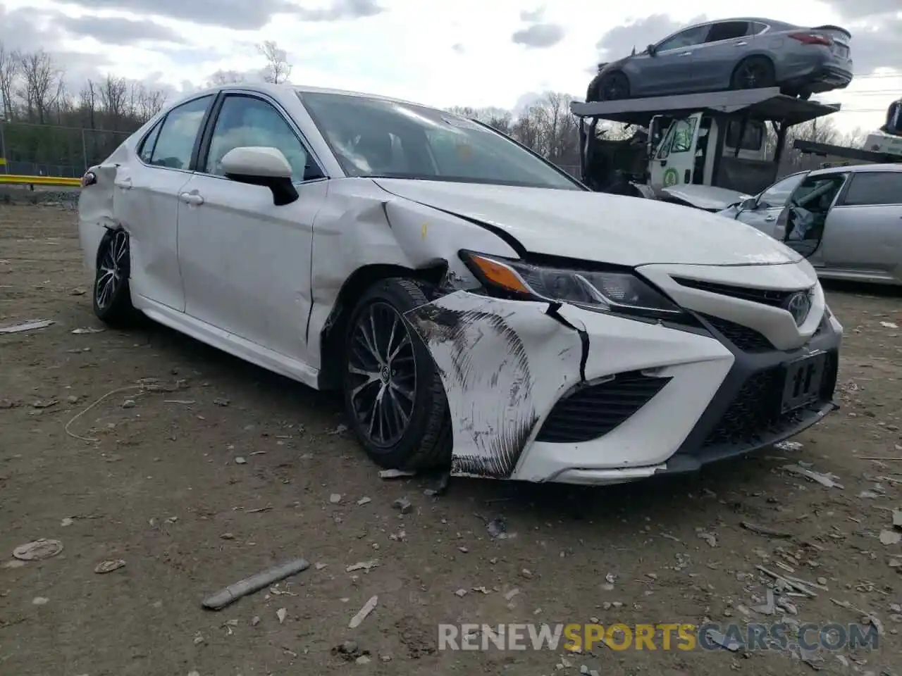 1 Photograph of a damaged car 4T1B11HKXKU282947 TOYOTA CAMRY 2019