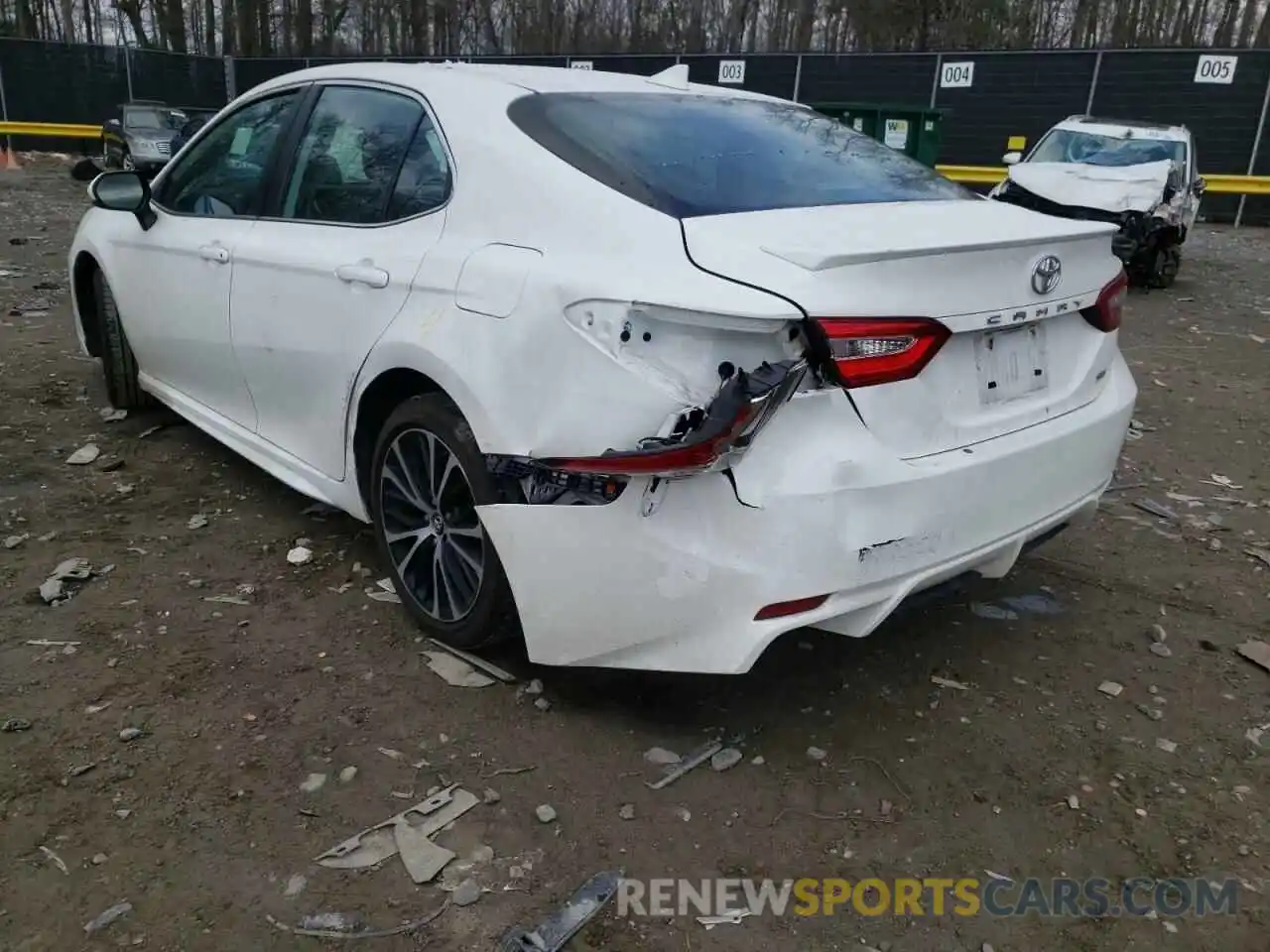 3 Photograph of a damaged car 4T1B11HKXKU282947 TOYOTA CAMRY 2019