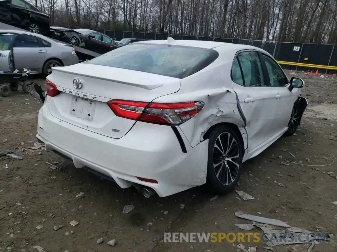 4 Фотография поврежденного автомобиля 4T1B11HKXKU282947 TOYOTA CAMRY 2019