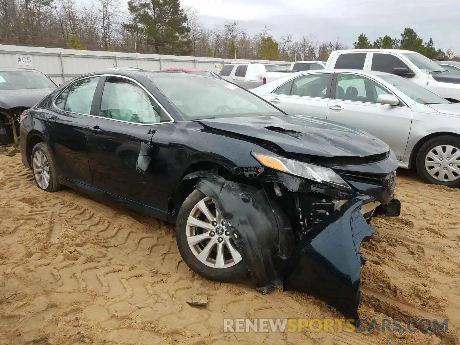 1 Photograph of a damaged car 4T1B11HKXKU284164 TOYOTA CAMRY 2019