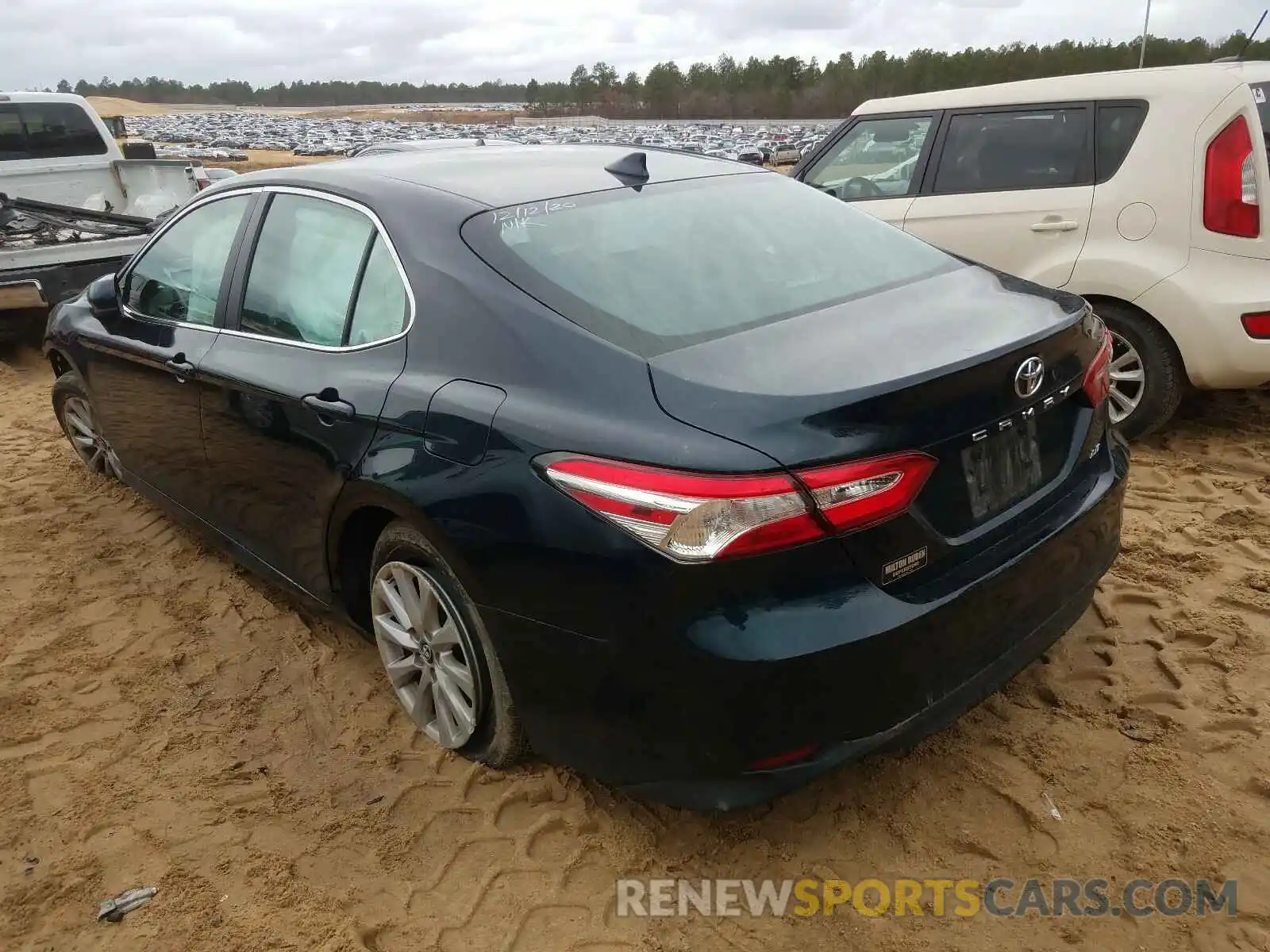 3 Photograph of a damaged car 4T1B11HKXKU284164 TOYOTA CAMRY 2019