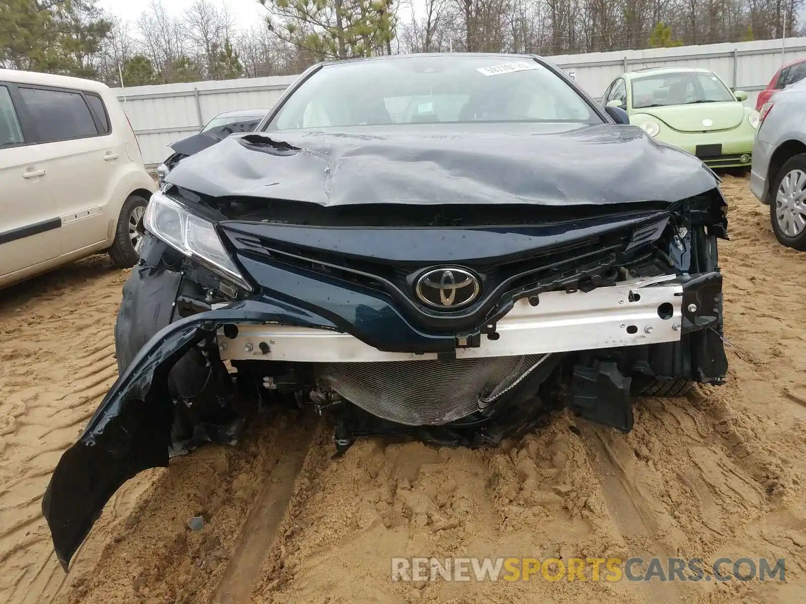 9 Photograph of a damaged car 4T1B11HKXKU284164 TOYOTA CAMRY 2019